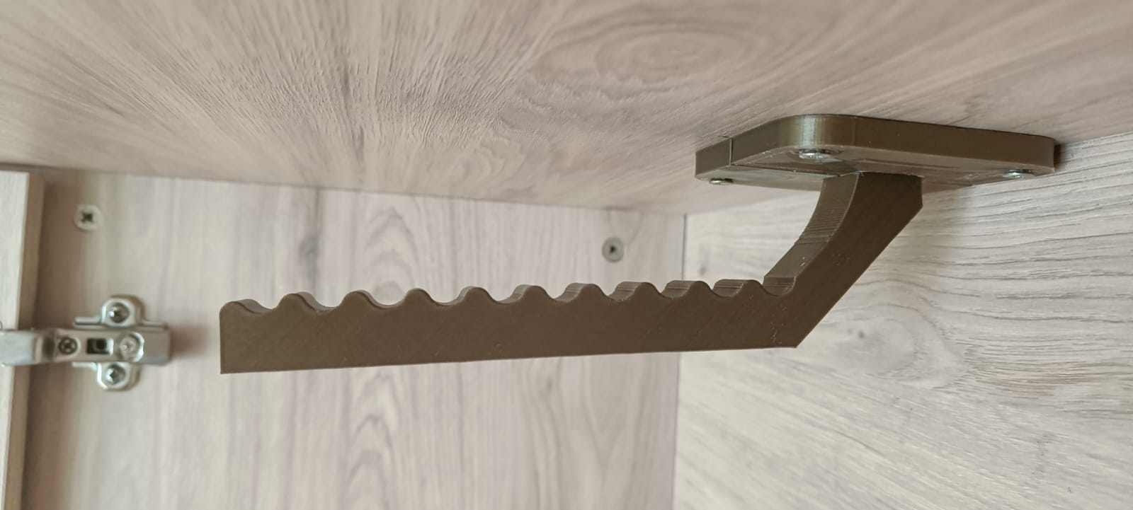 Clothes hanger
