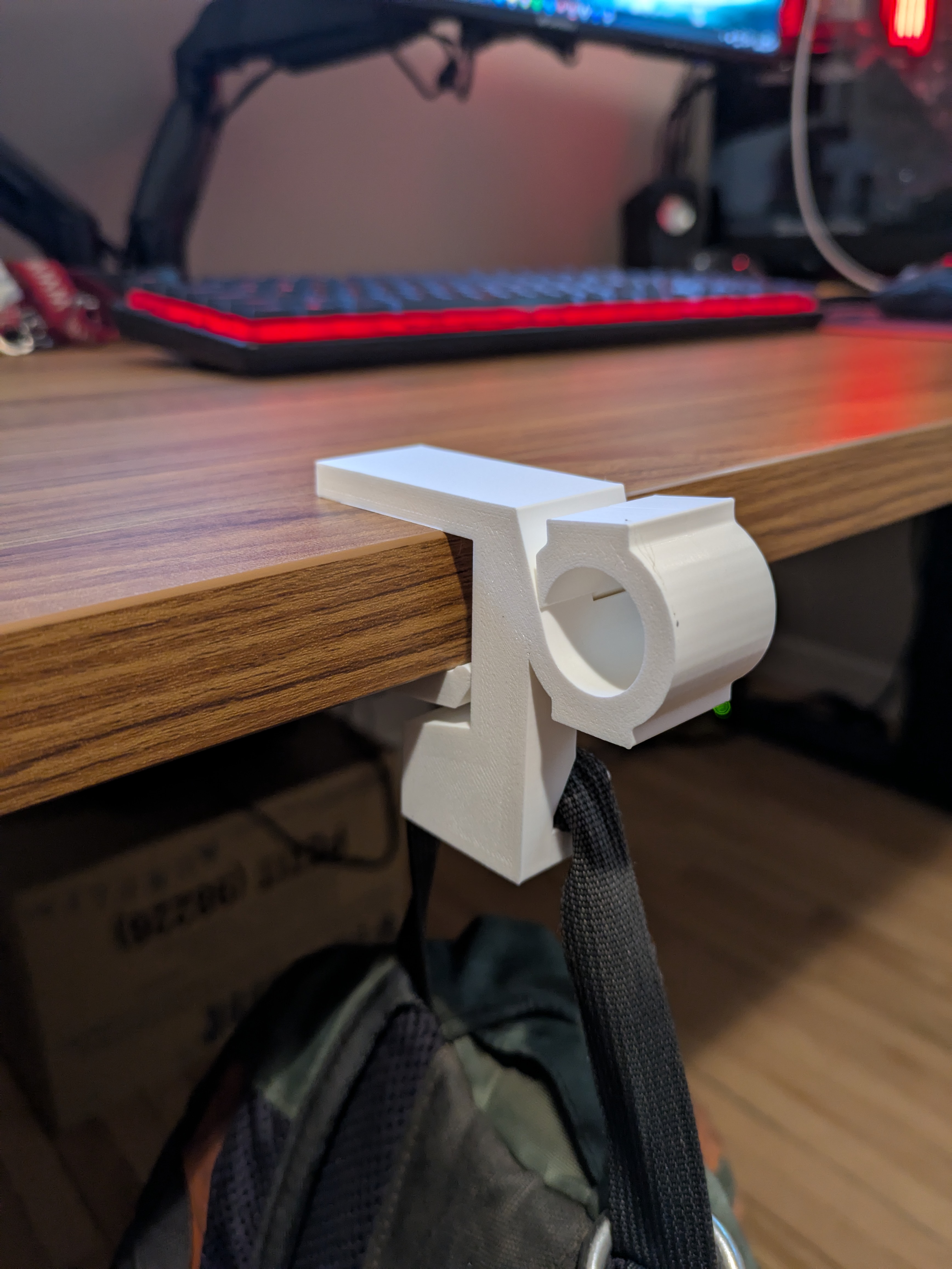 Miniatura 3 do modelo 3D Backpack Clamp Hook – Gravity-Lock Design