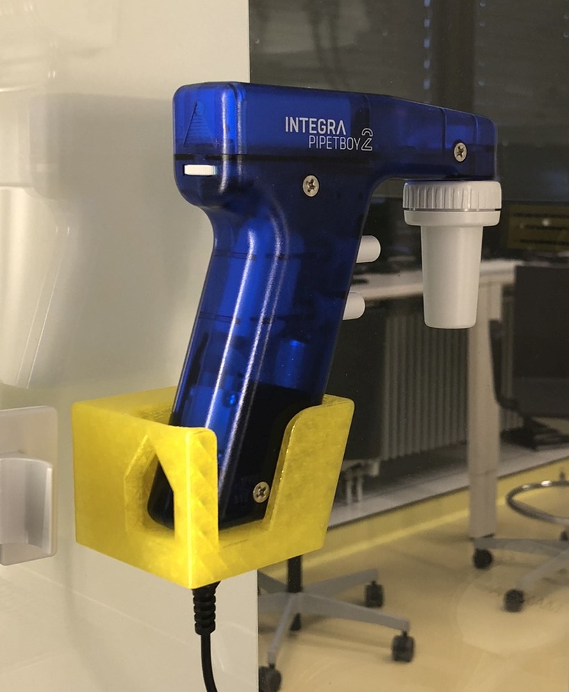 Charging cradle / holder for Pipet boy 2 by calvindi Download free