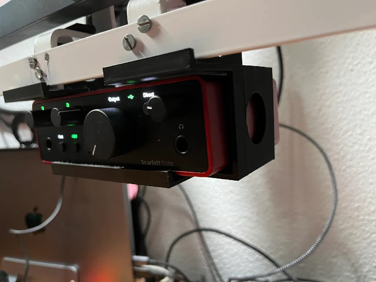 Focusrite Scarlett Solo gen 4 base support by Raúl Caro Pastorino ...