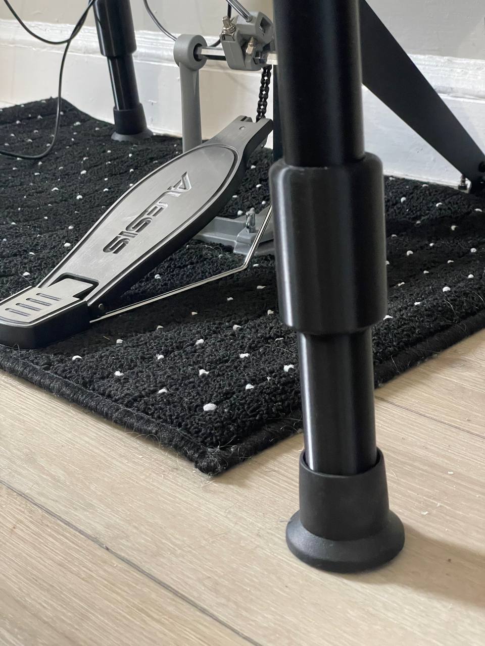 Leg extender for Alesis Nitro Mesh E-Drum Kit