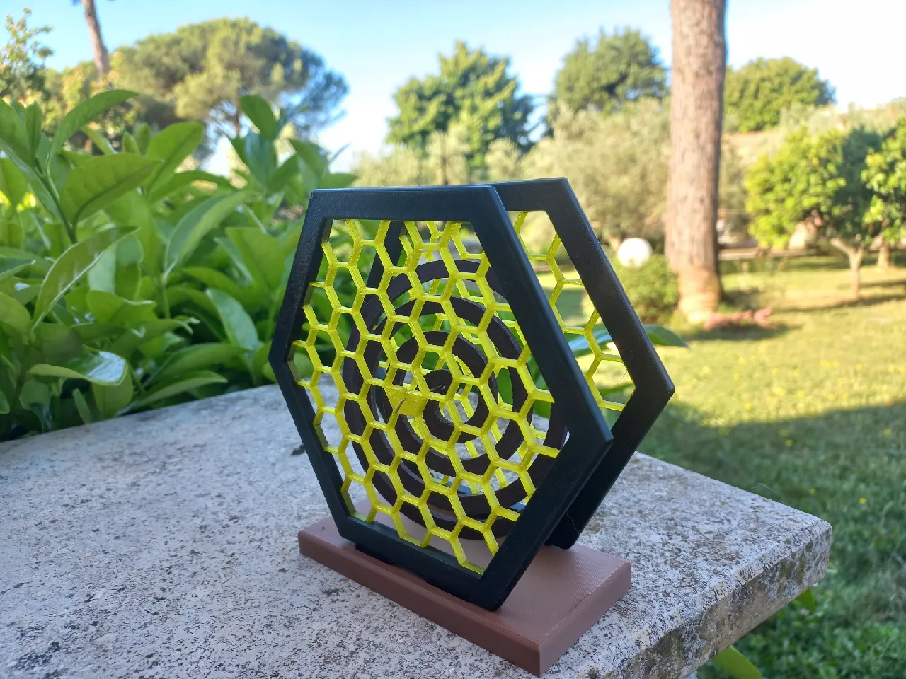Peregrine Design の Mosquito coil holder PEOS | FM MOSQUITO COIL HOLDER-SKELETON – PEOS INDUSTRIES