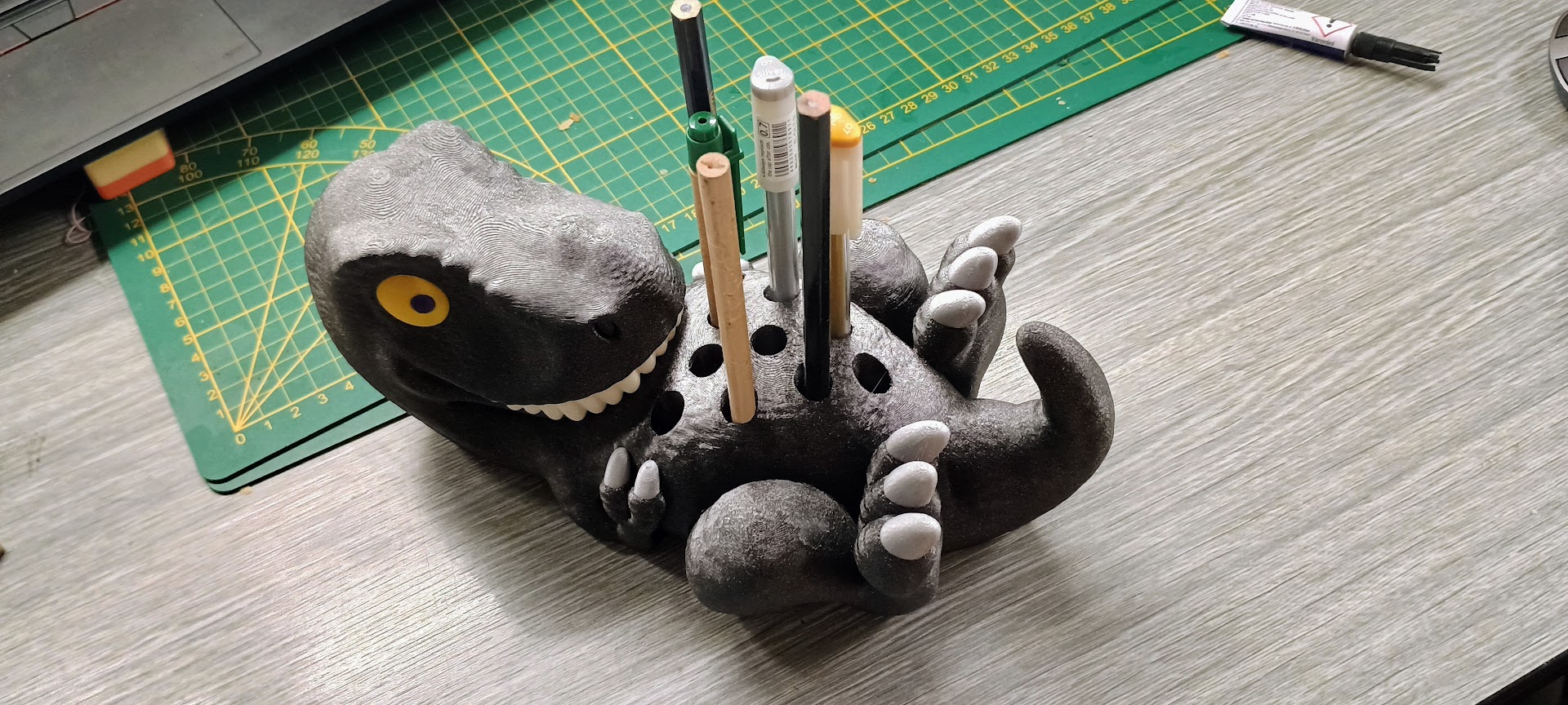 T-REX Pencil holder