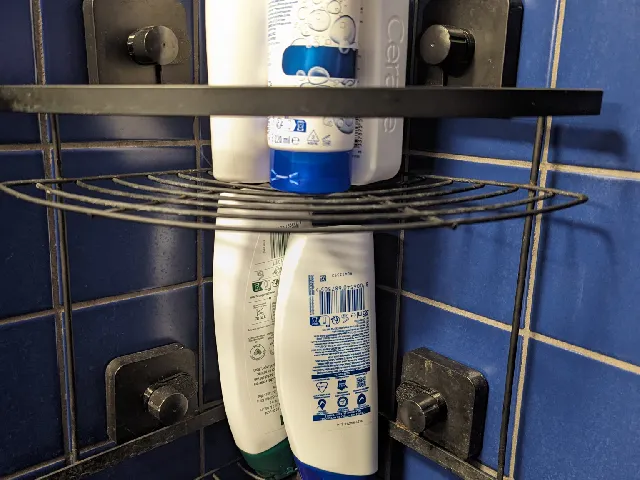 Shower suction shelving tile aligner