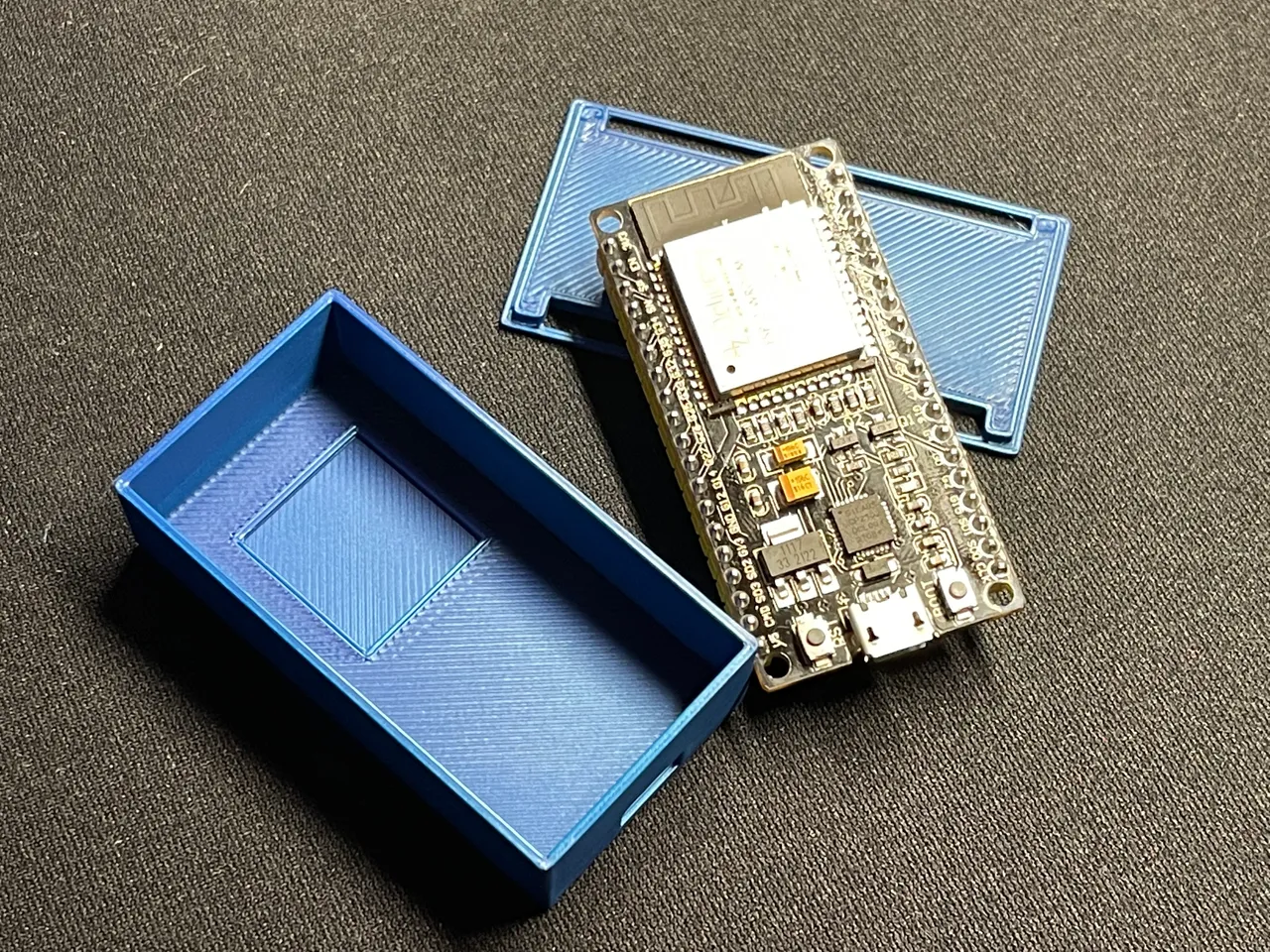 ESP32 NodeMCU Dev Kit C Case by sirprintalot, Download free STL model