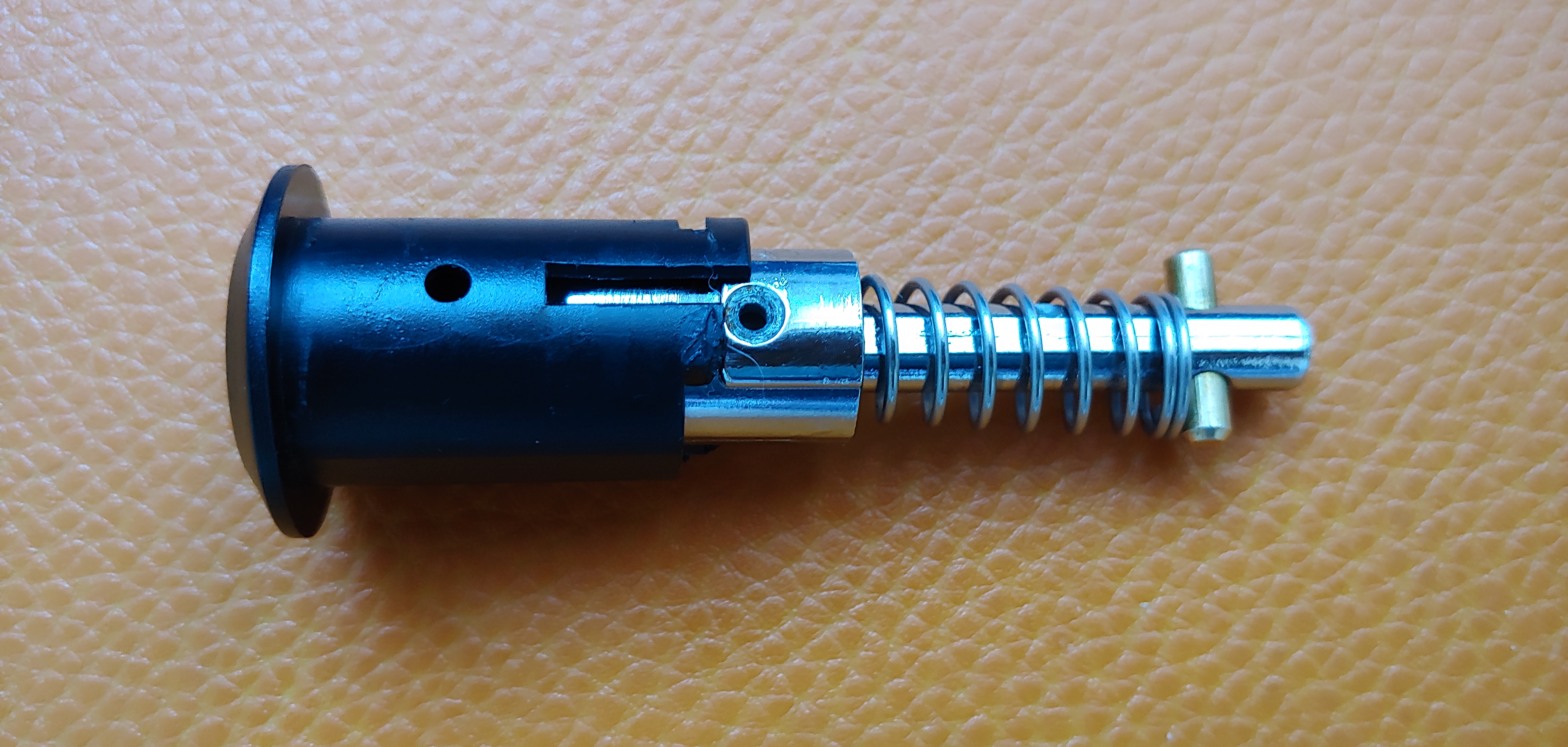 Harley Lock Capsule
