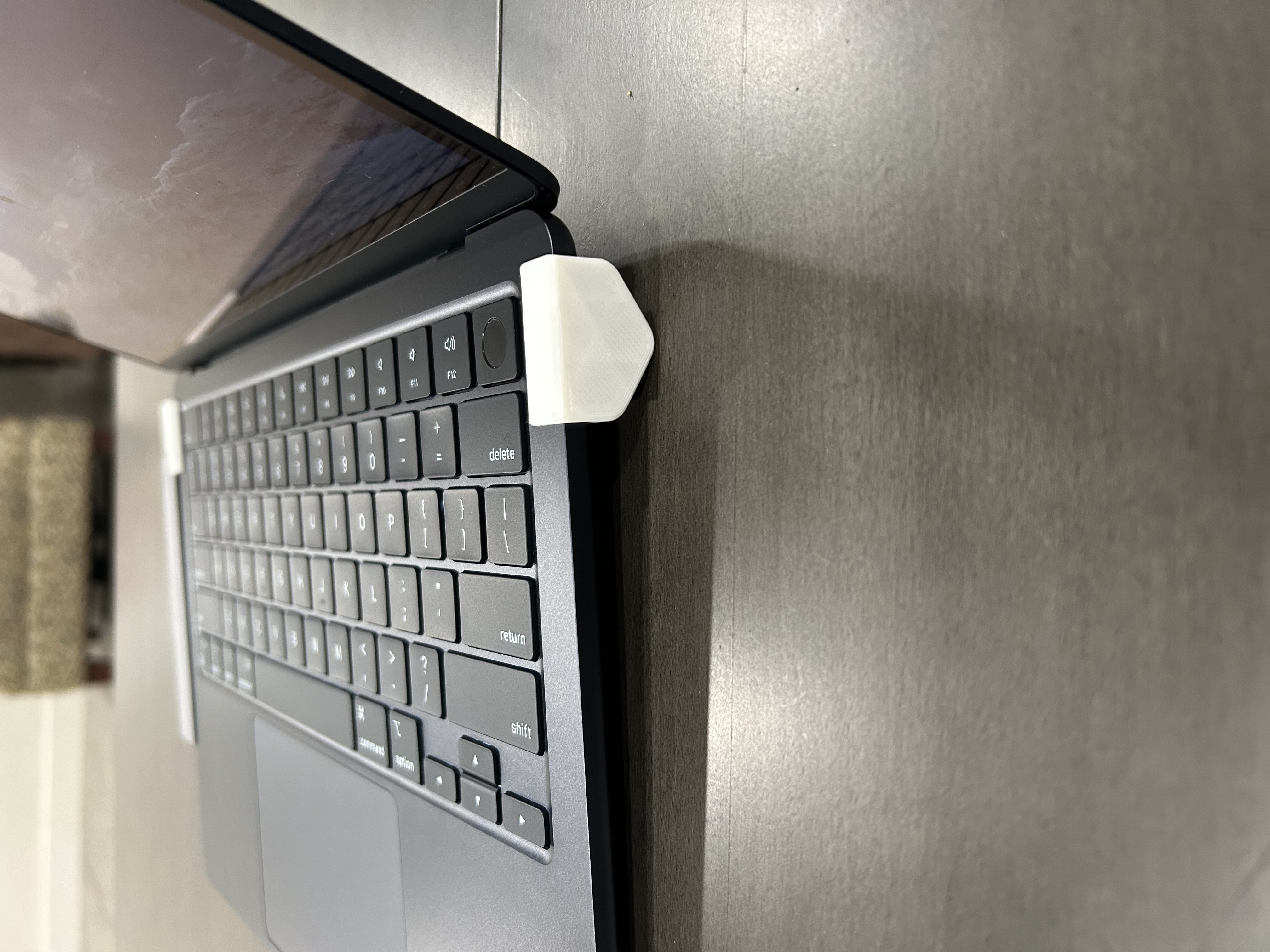 Macbook Air M3 Riser