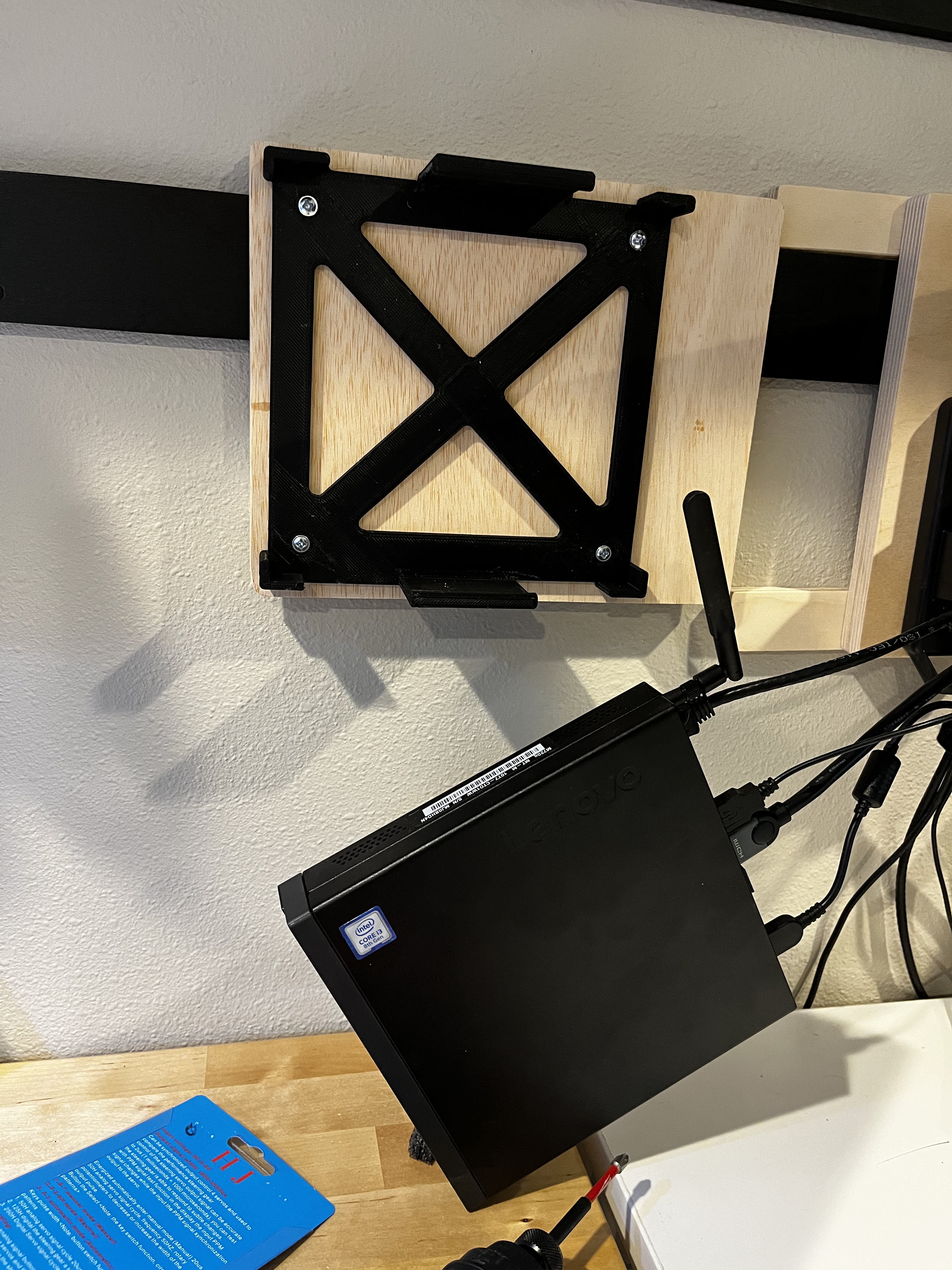 ThinkCenter 720q Mini PC Wall Mount