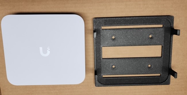Ubiquiti Cloud Gateway Ultra wall mount