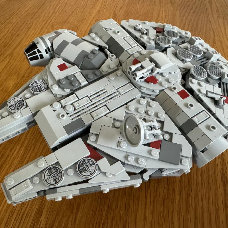 lego millennium falcon cockpit