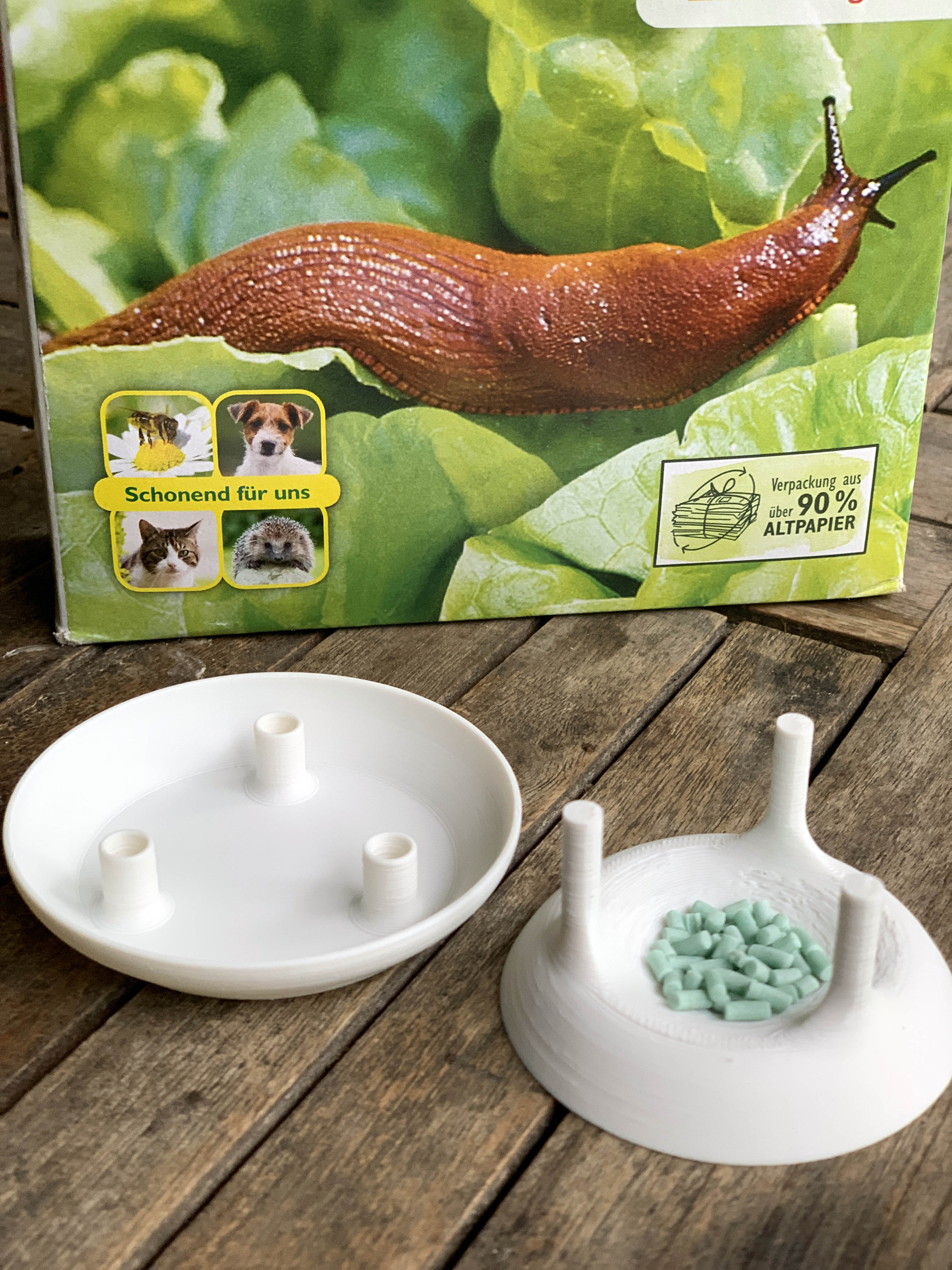 Slug and snail pellet holder by Krummrey Download free STL model