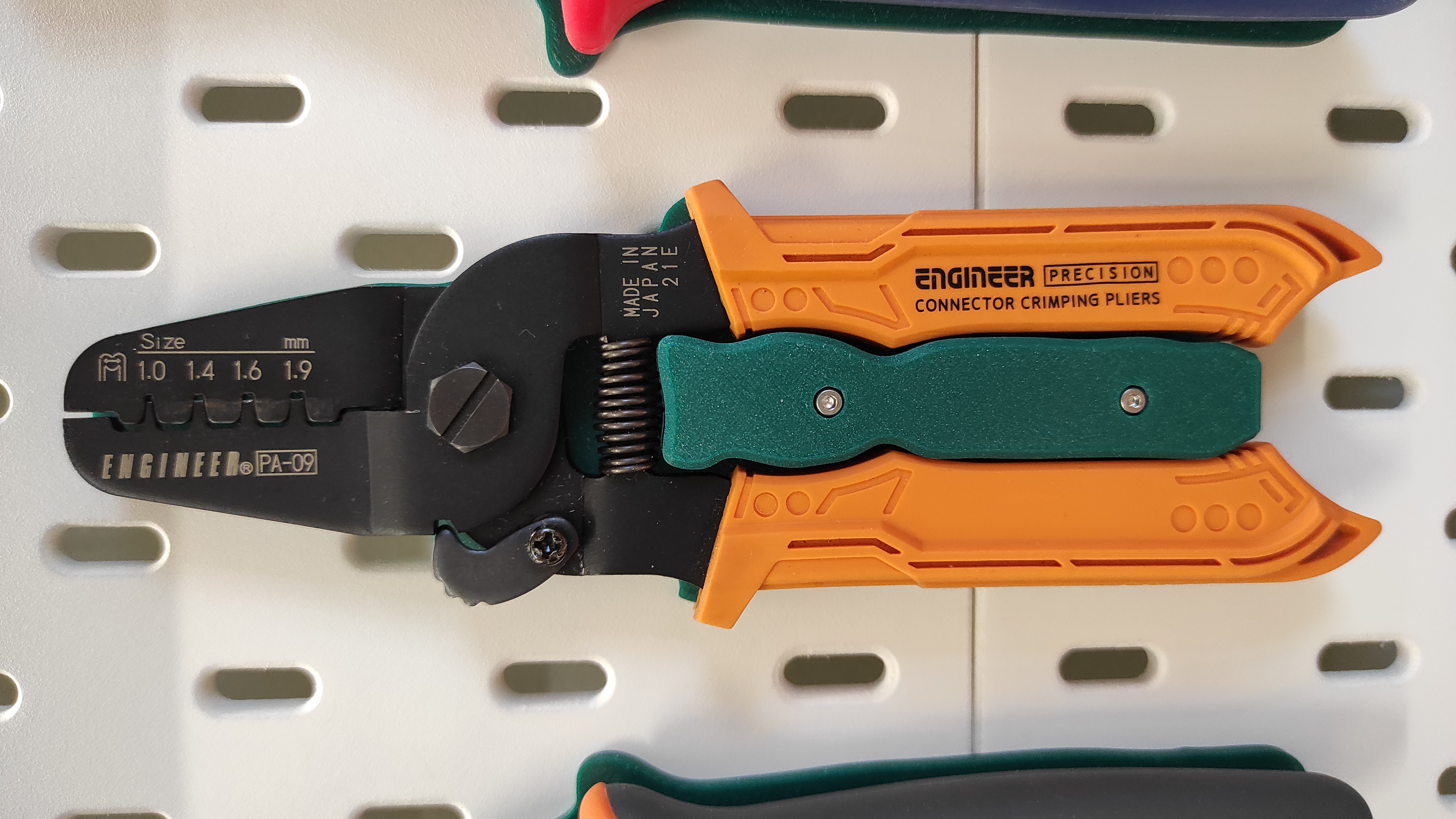 Skadis Engineer PA-09 Crimping Pliers Holder