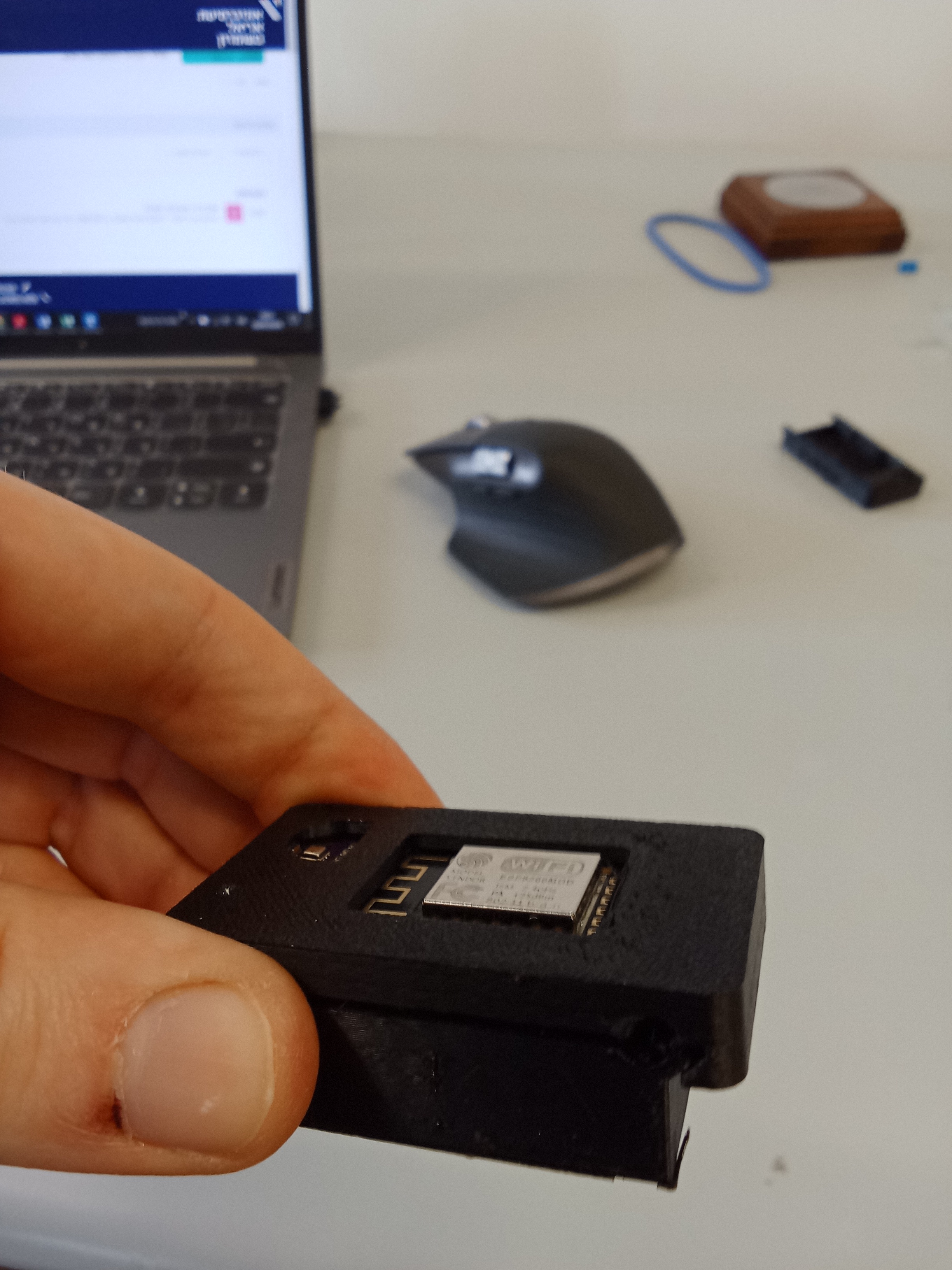 Miniatura 2 do modelo 3D BME280 ESP8266 Battery case