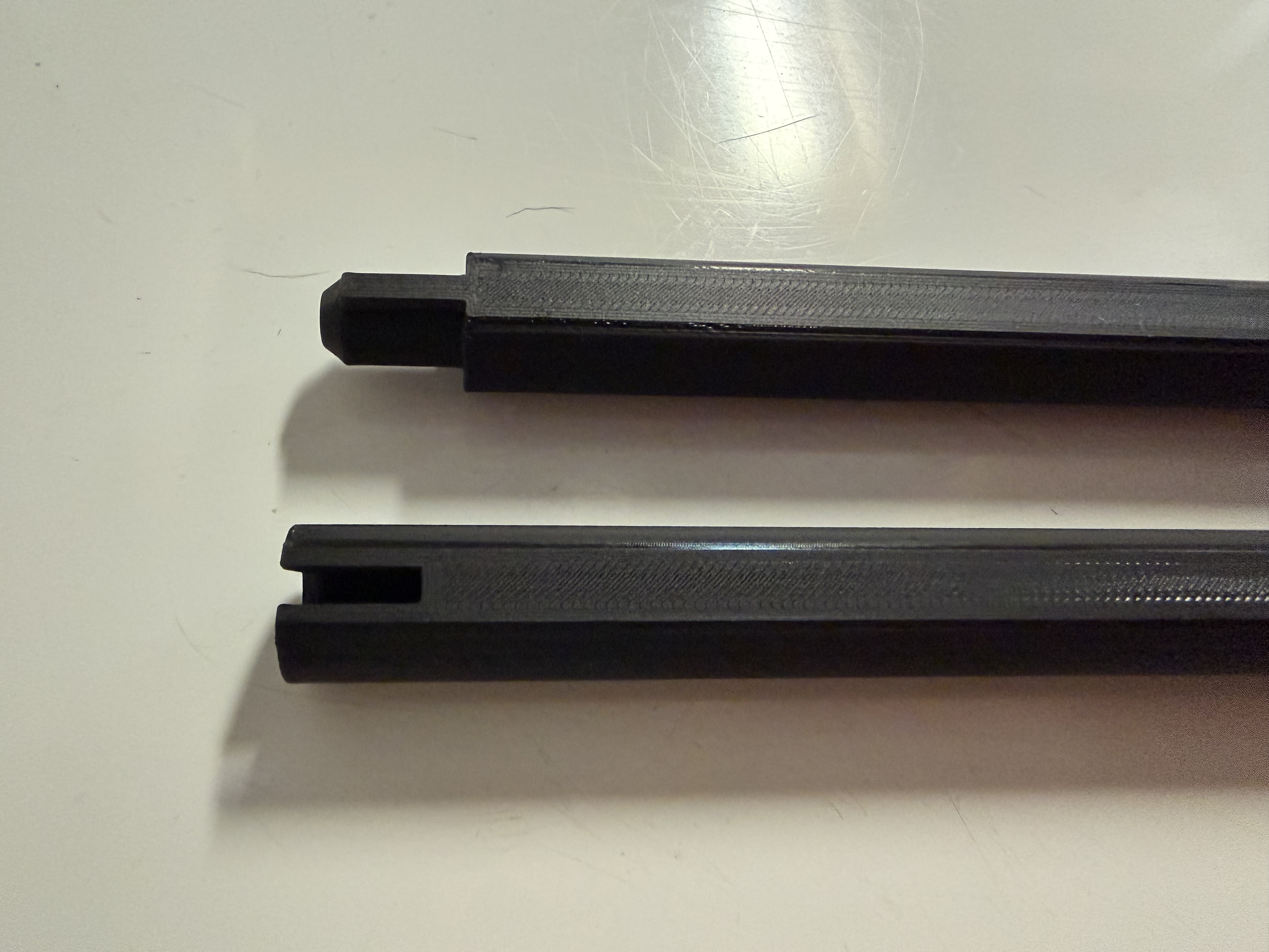 Horizontal Locking Rods for Collapsible Yarn Swift