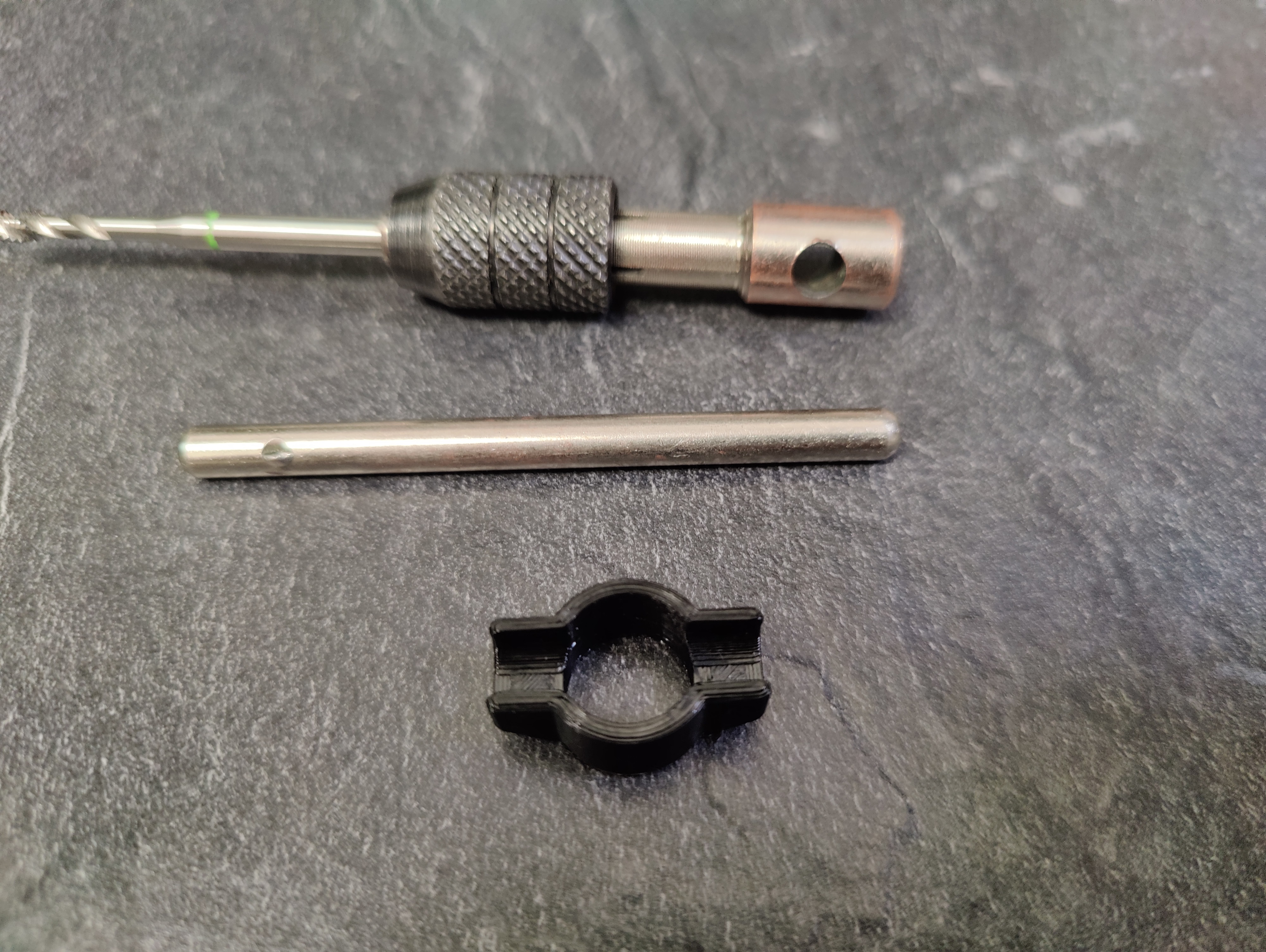 Miniatura 2 do modelo 3D Thread tap t-handle lock
