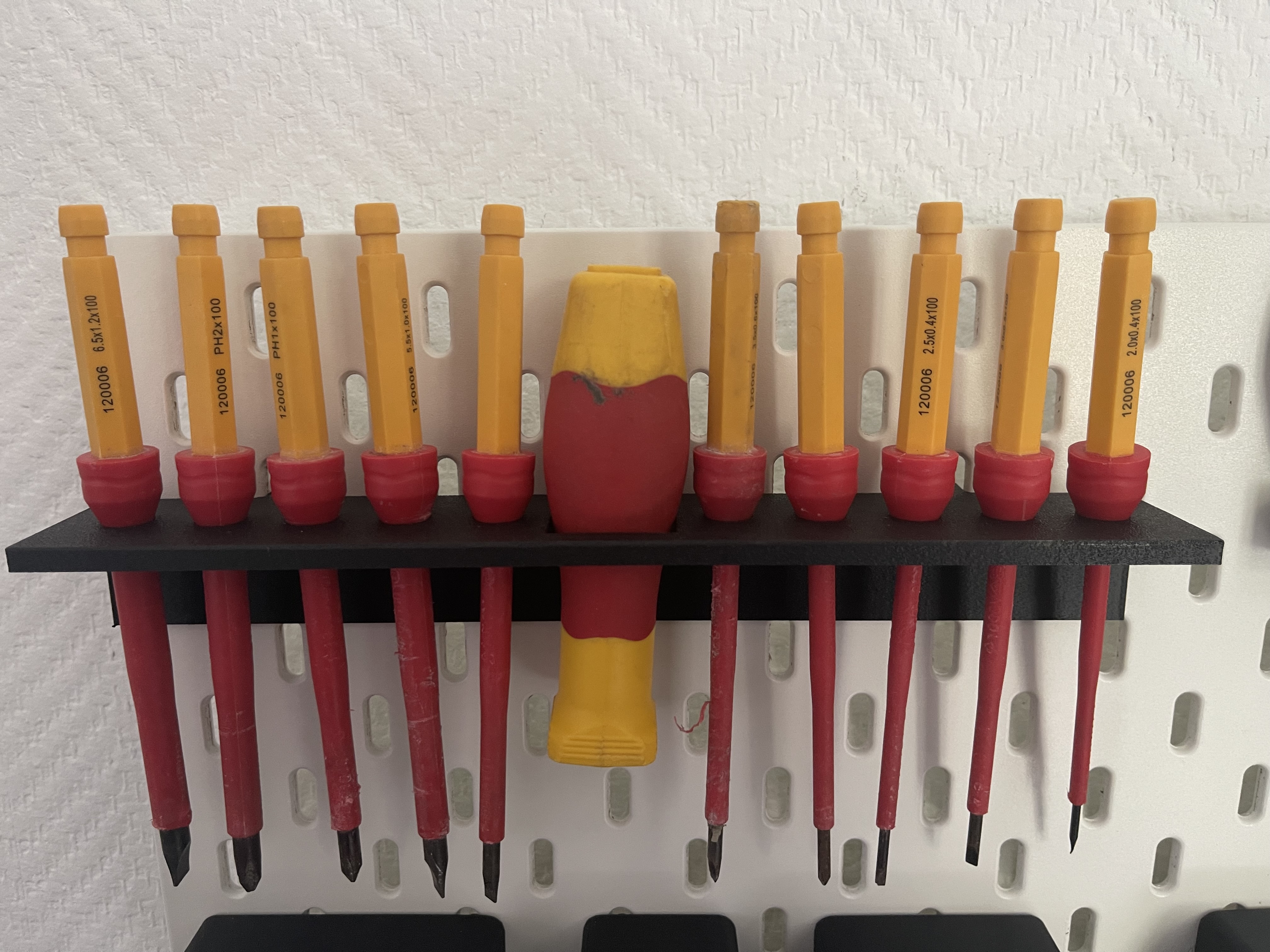 Skadis screwdriver holder — thumbnail 3
