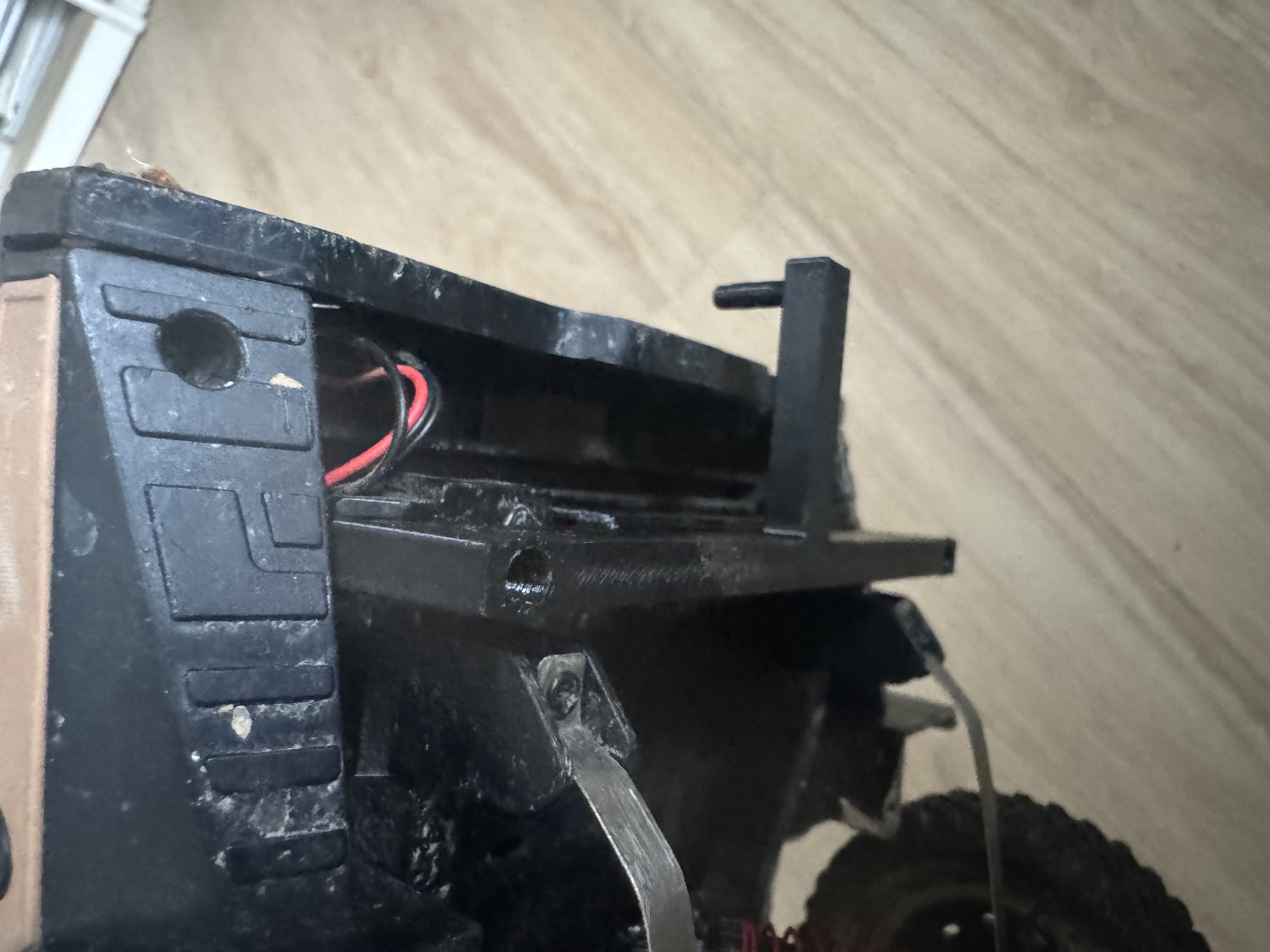 MN82s RC Tow Hitch