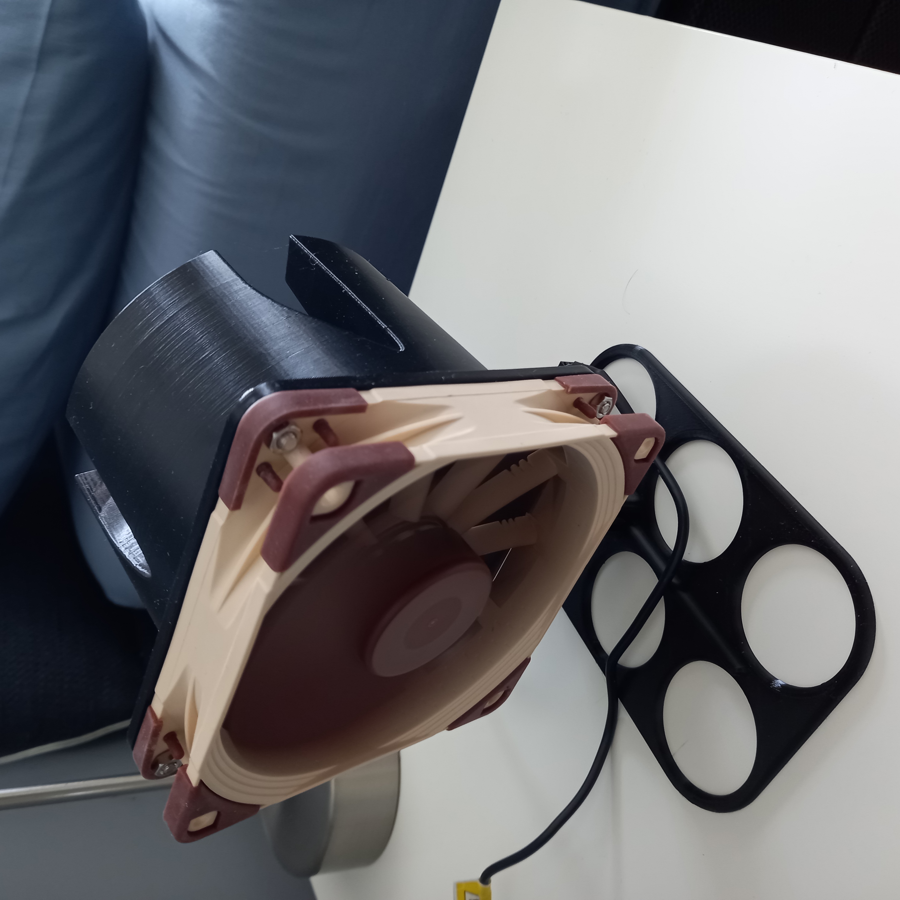 Table Base for Noctua Fan and Airflow Amplifier