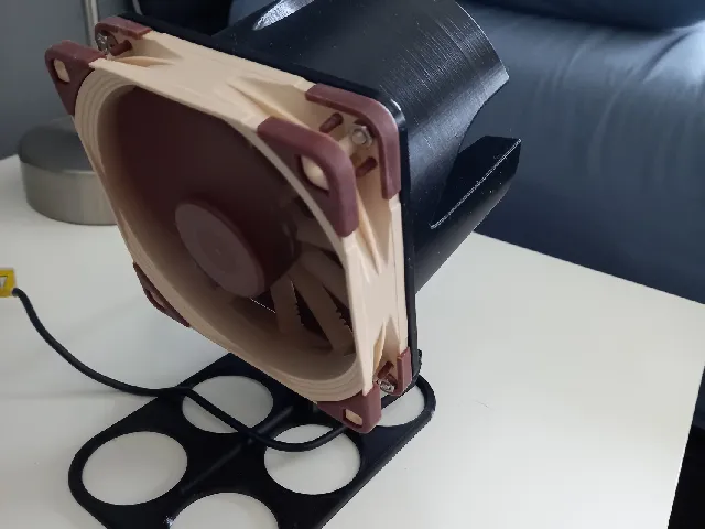 Table Base for Noctua Fan and Airflow Amplifier