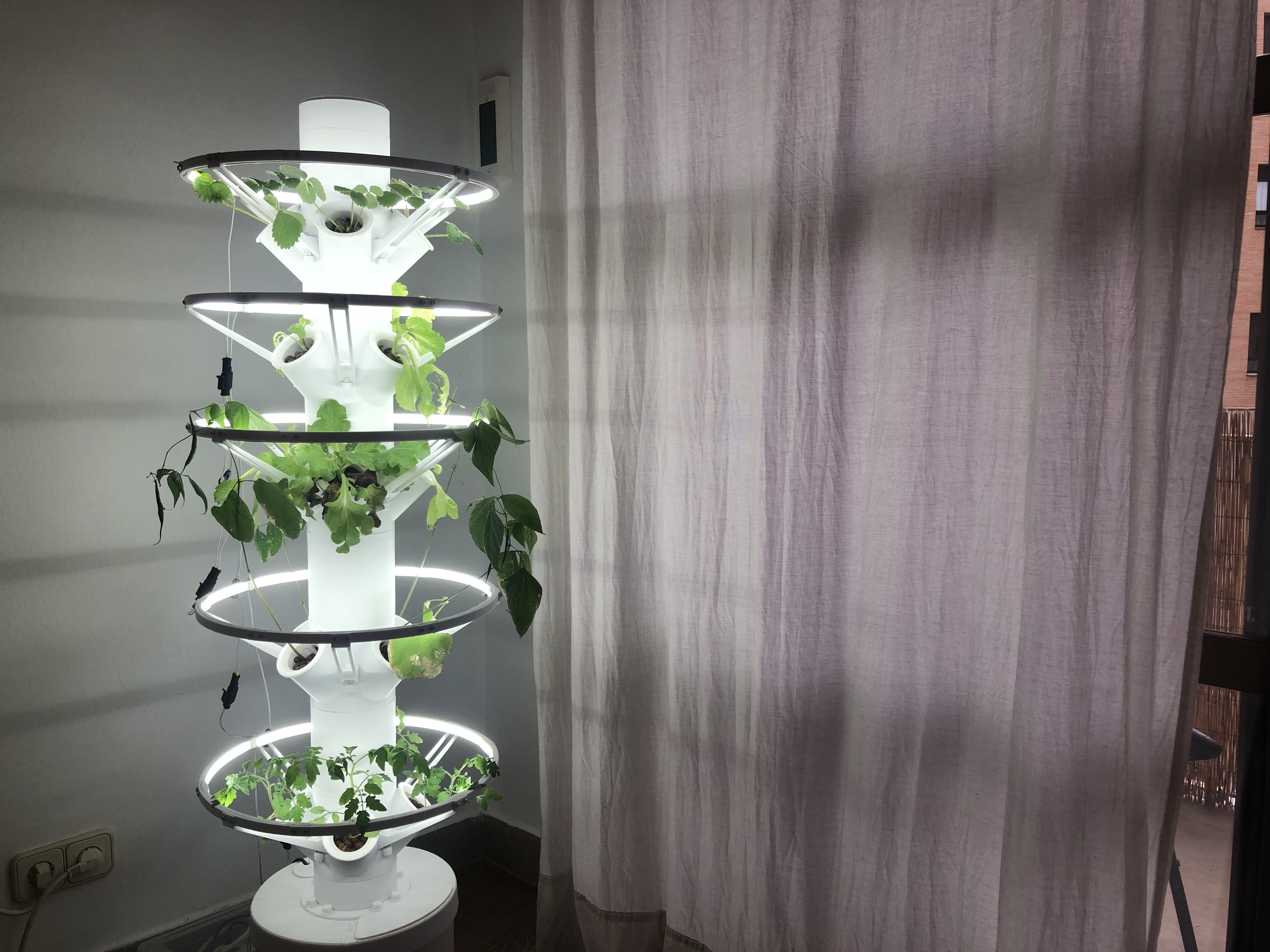 Miniatura 8 do modelo 3D Modular Hydroponic Tower Garden