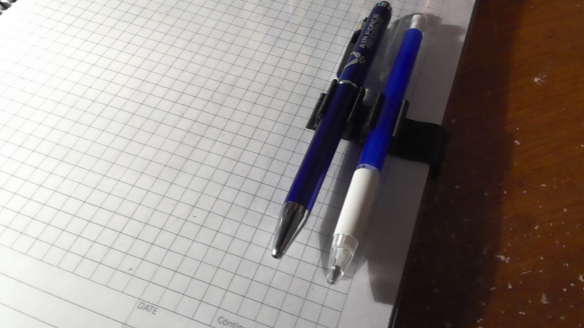 Miniatura 4 do modelo 3D Engineering Notebook Pen Clip.