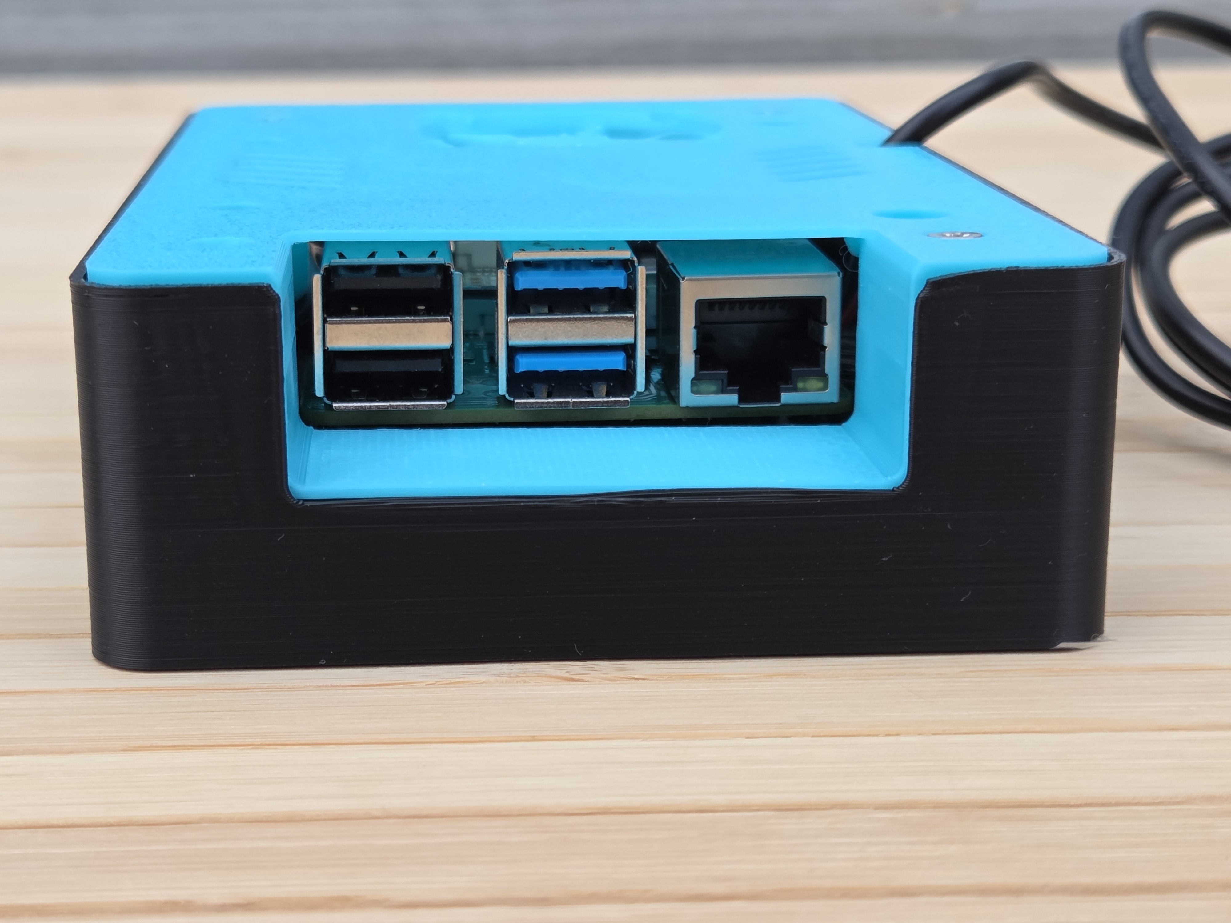 Raspberry Pi 5" Touch Display 2 Frame for RaspberryPi 4 - Horizontal - incl. Cutout - by Nerdiy.de — miniatura 6