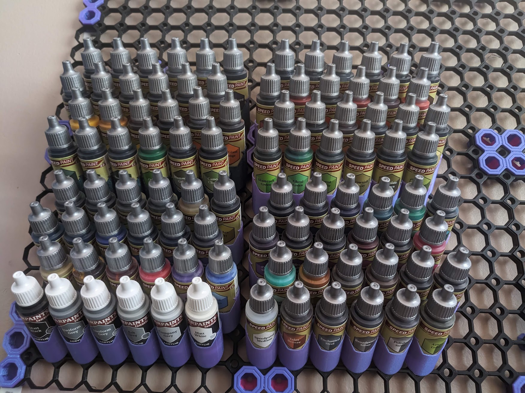 Multiboard/Pegboard 24 Bottle (25mm) Paint Holder with label cutout ...