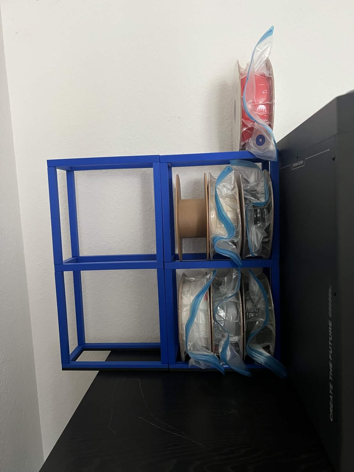 Minimal Filament Rack – 6 Spools with only ~175 g Filament (Stackable & Modular)