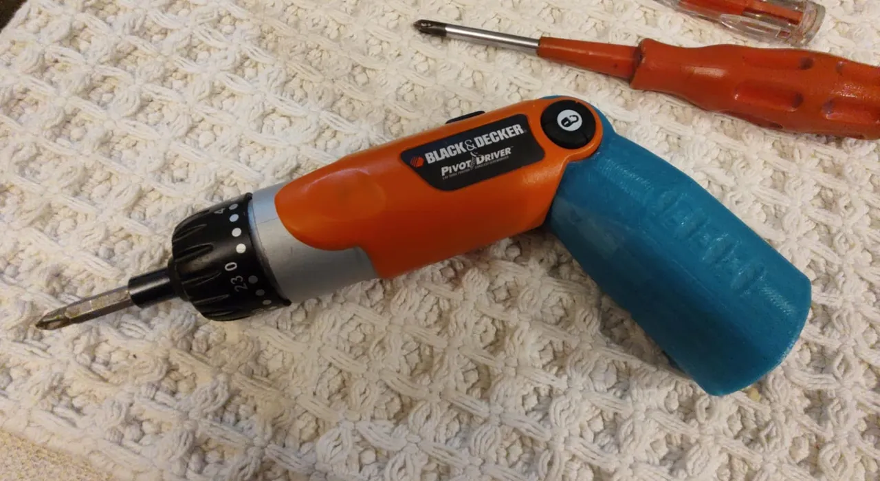Black and decker pivot driver battery sales