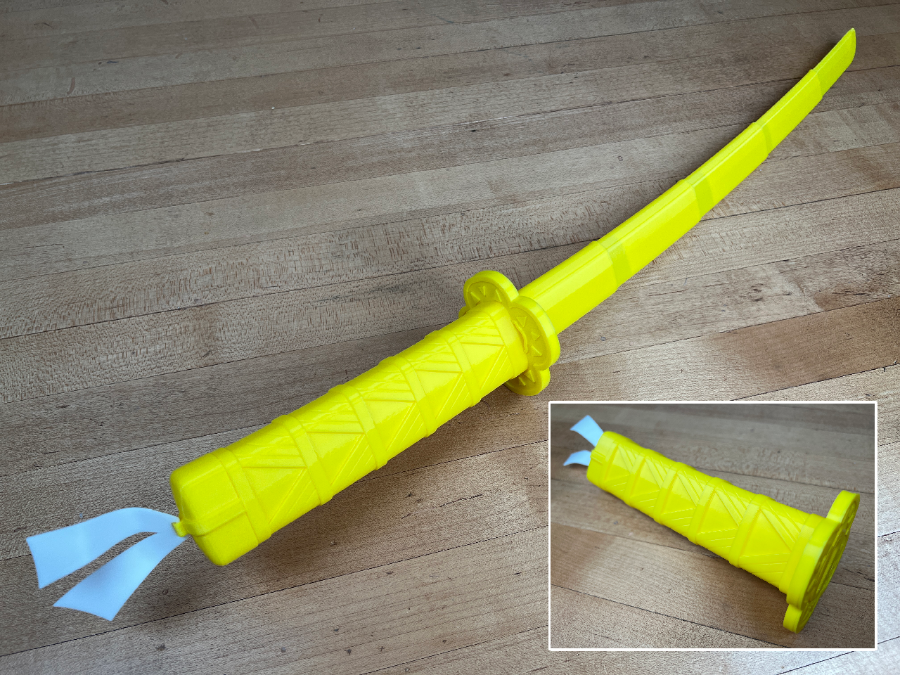 Zenitsu'nun Yerinde Baskı Çöken Katanası  (Sadece Plastik Aparattır!!!)