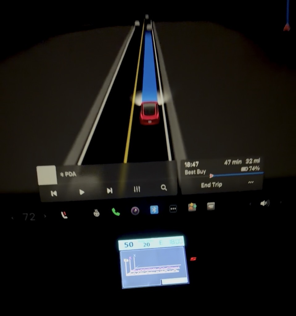 Tesla screen mount — thumbnail 2