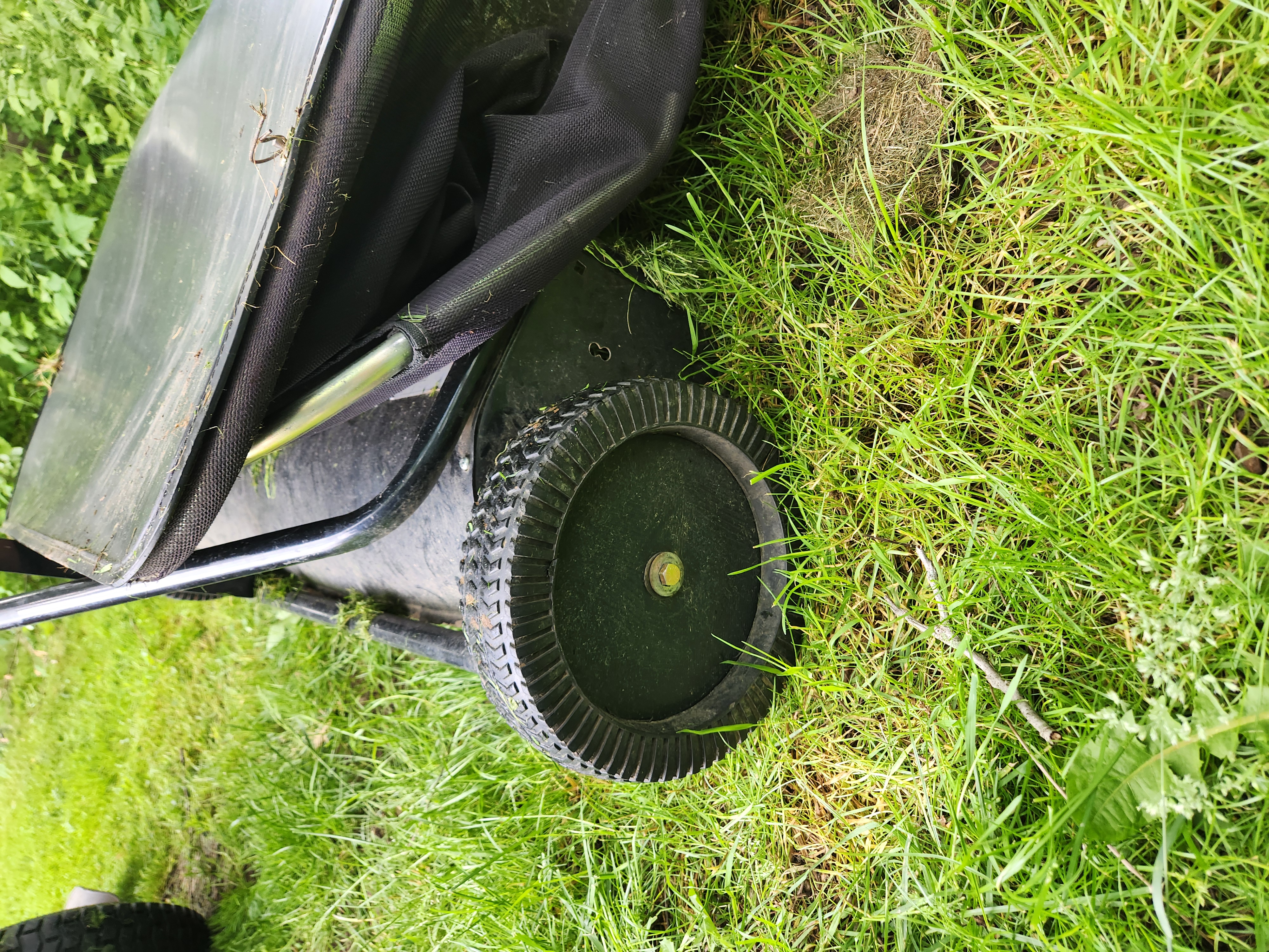 lawn sweeper wheel