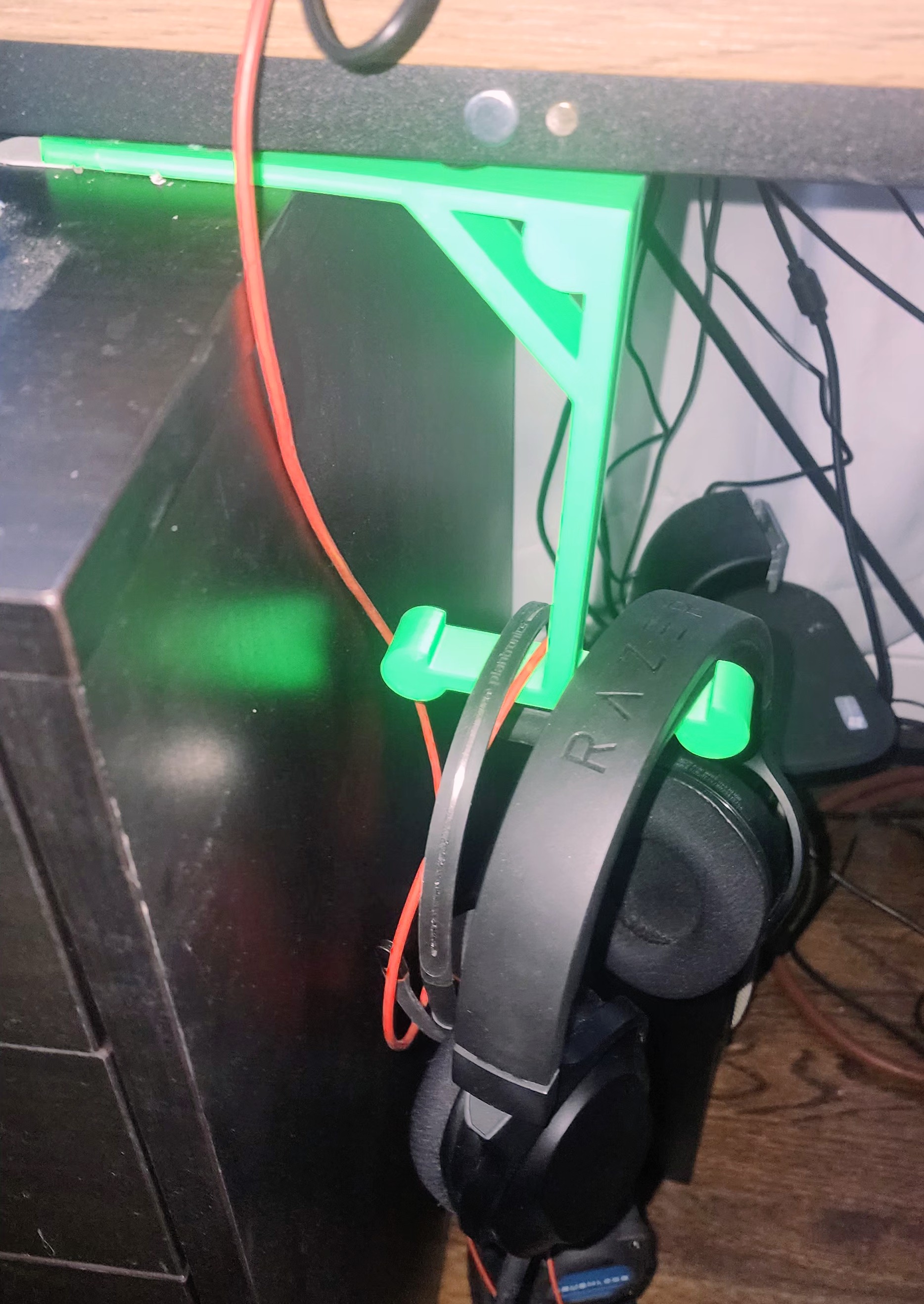 Mountable Dual Headset Holder