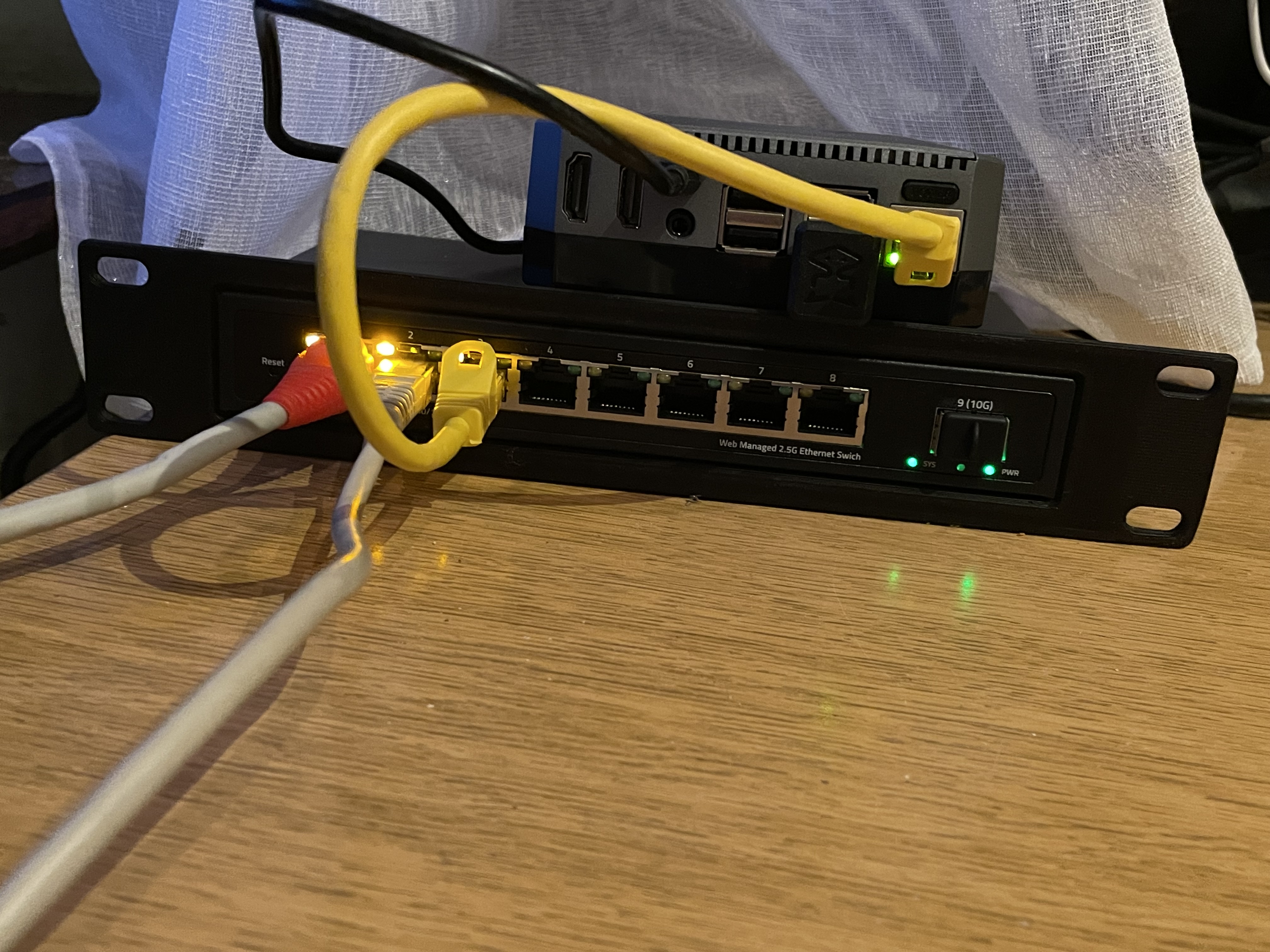 10" rack mount for Horaco 2.5Gb ethernet switch