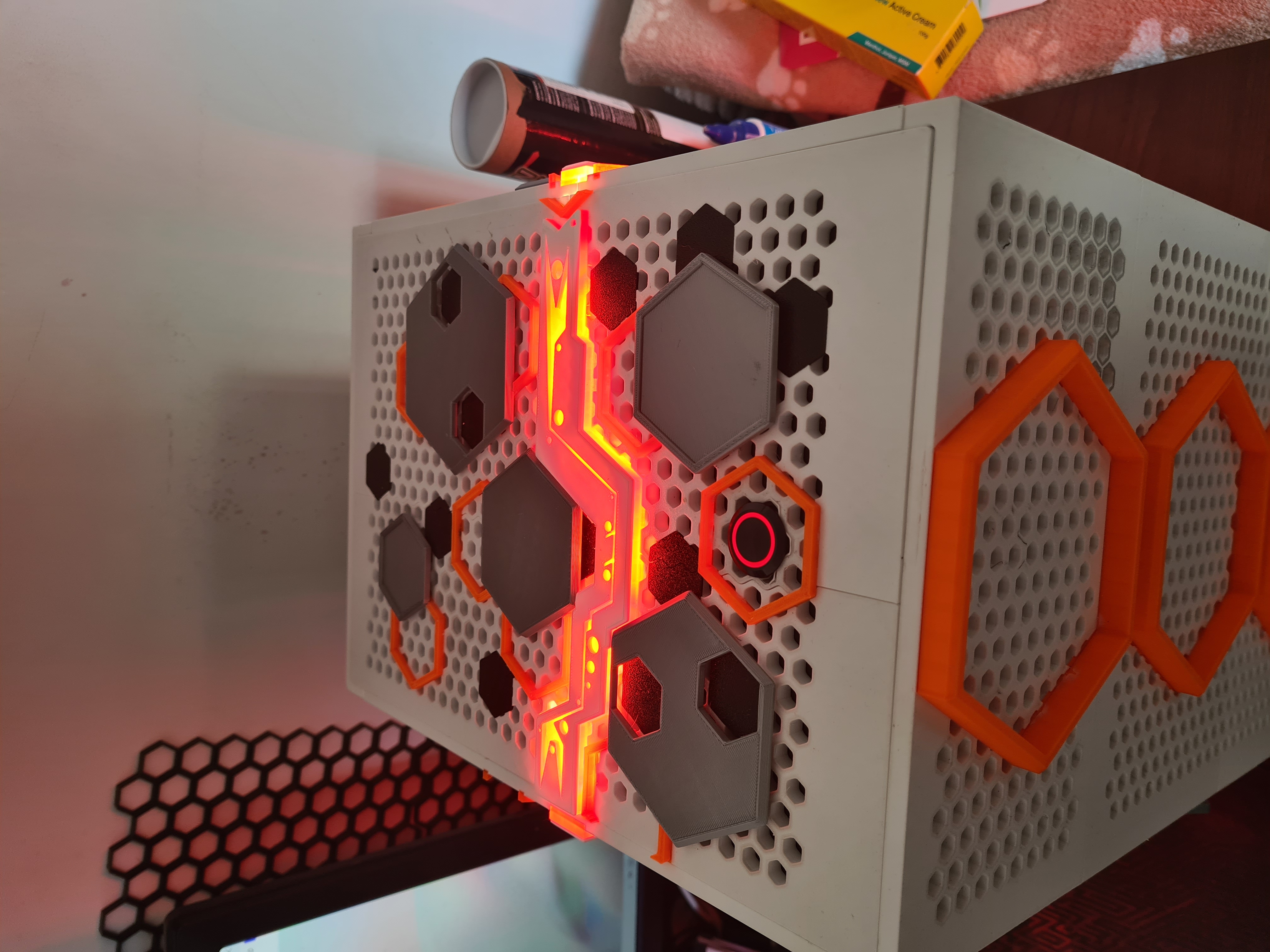 Miniatura 10 do modelo 3D mITX PC "Puzzle" Case