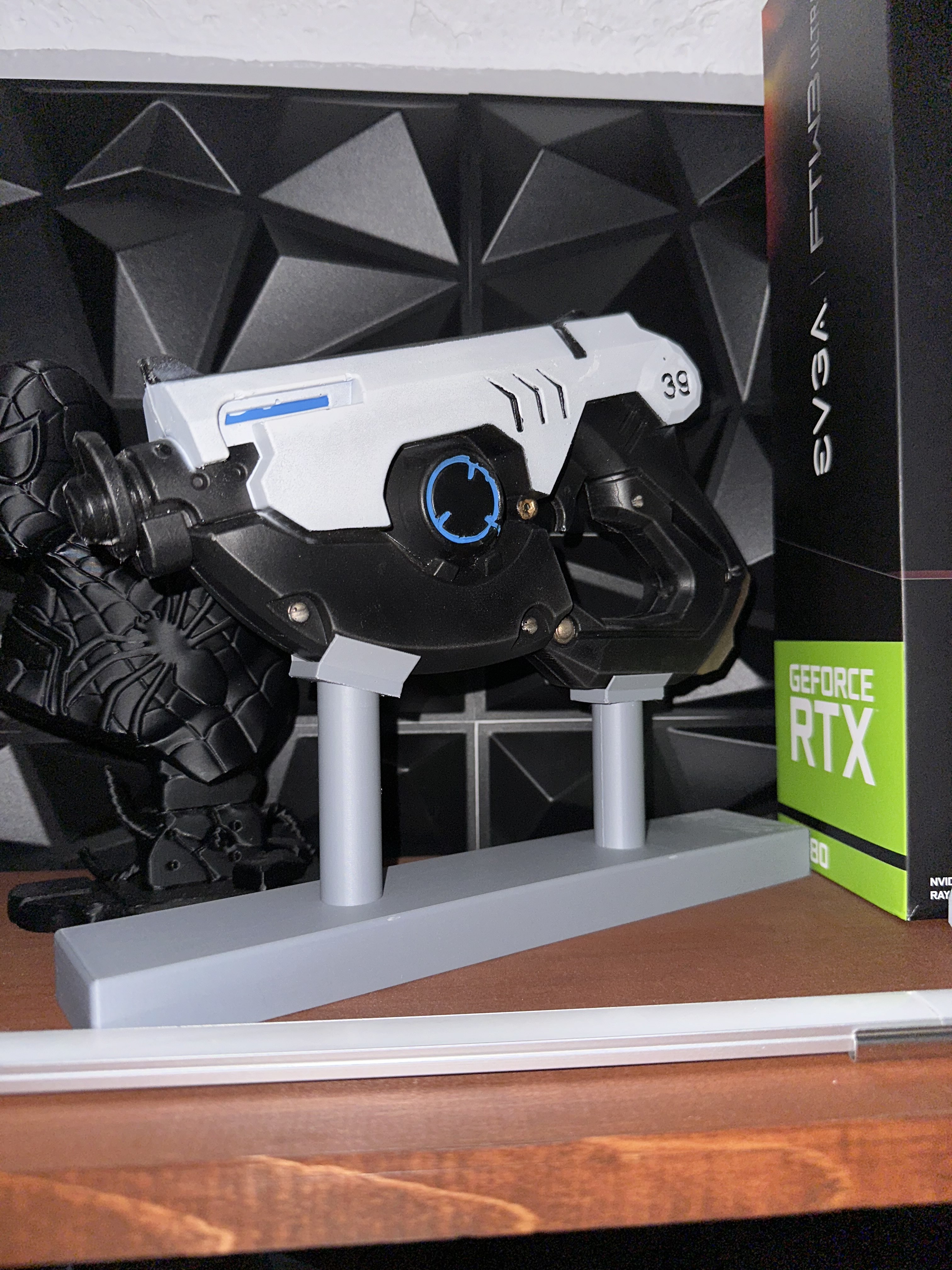 Tracer gun stand
