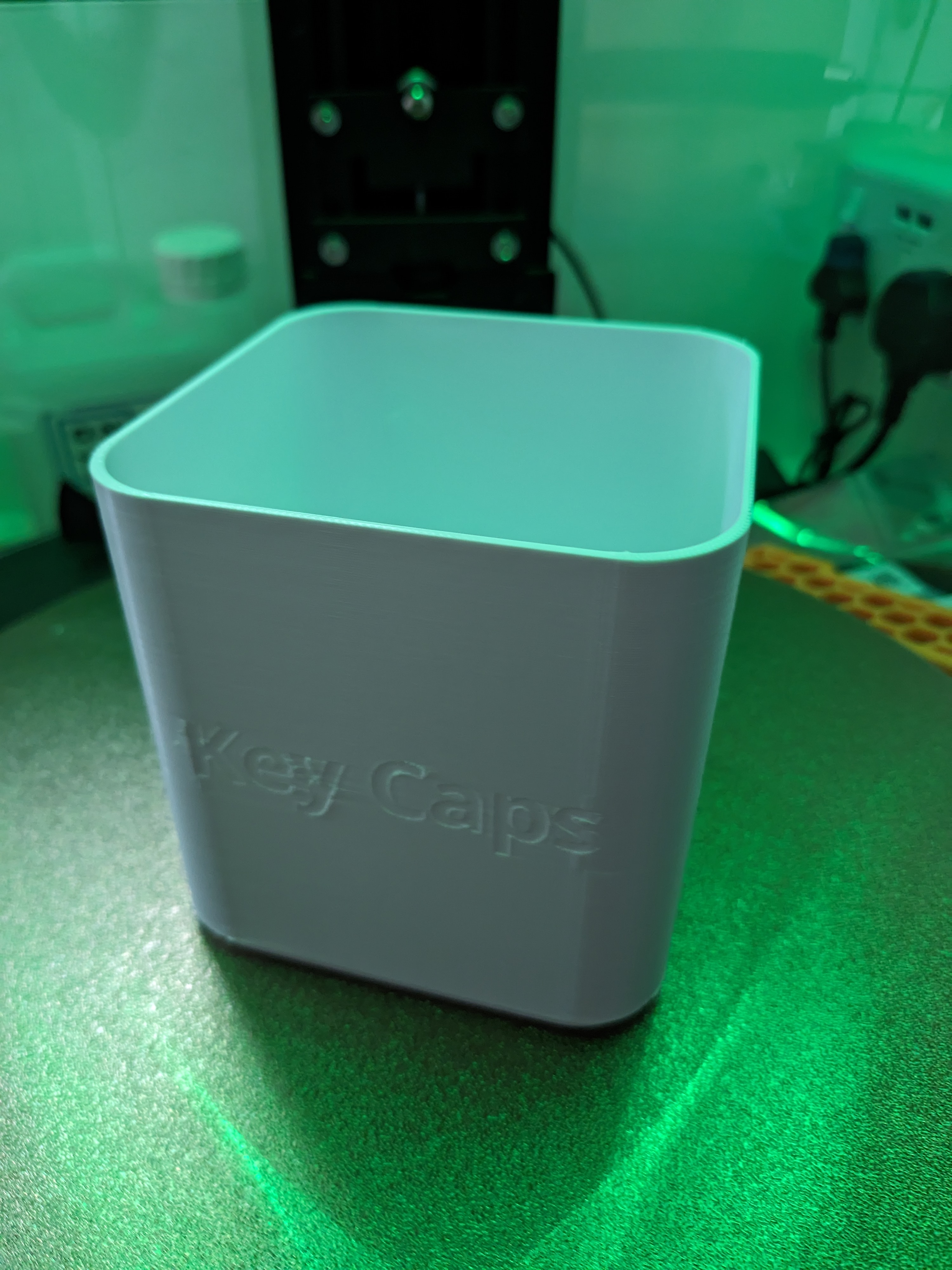 Miniatura 5 do modelo 3D Fully Customizable Stackable Tray/Box with lid, text label and separators. Source code included for personalization.