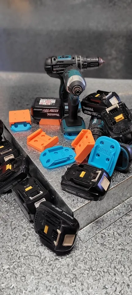 STL file Makita Battery 18v Multi Pack Transporter 6-8pack 🔋・3D printing  idea to download・Cults