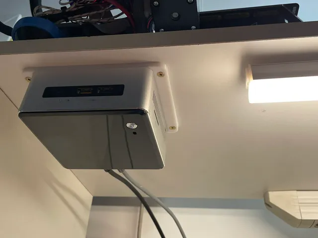 Intel NUC 6th generation Desk / Wall mountplate