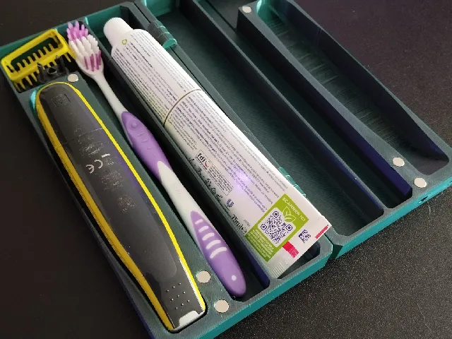 travel kit for oneblade, toothbrush and toothpaste