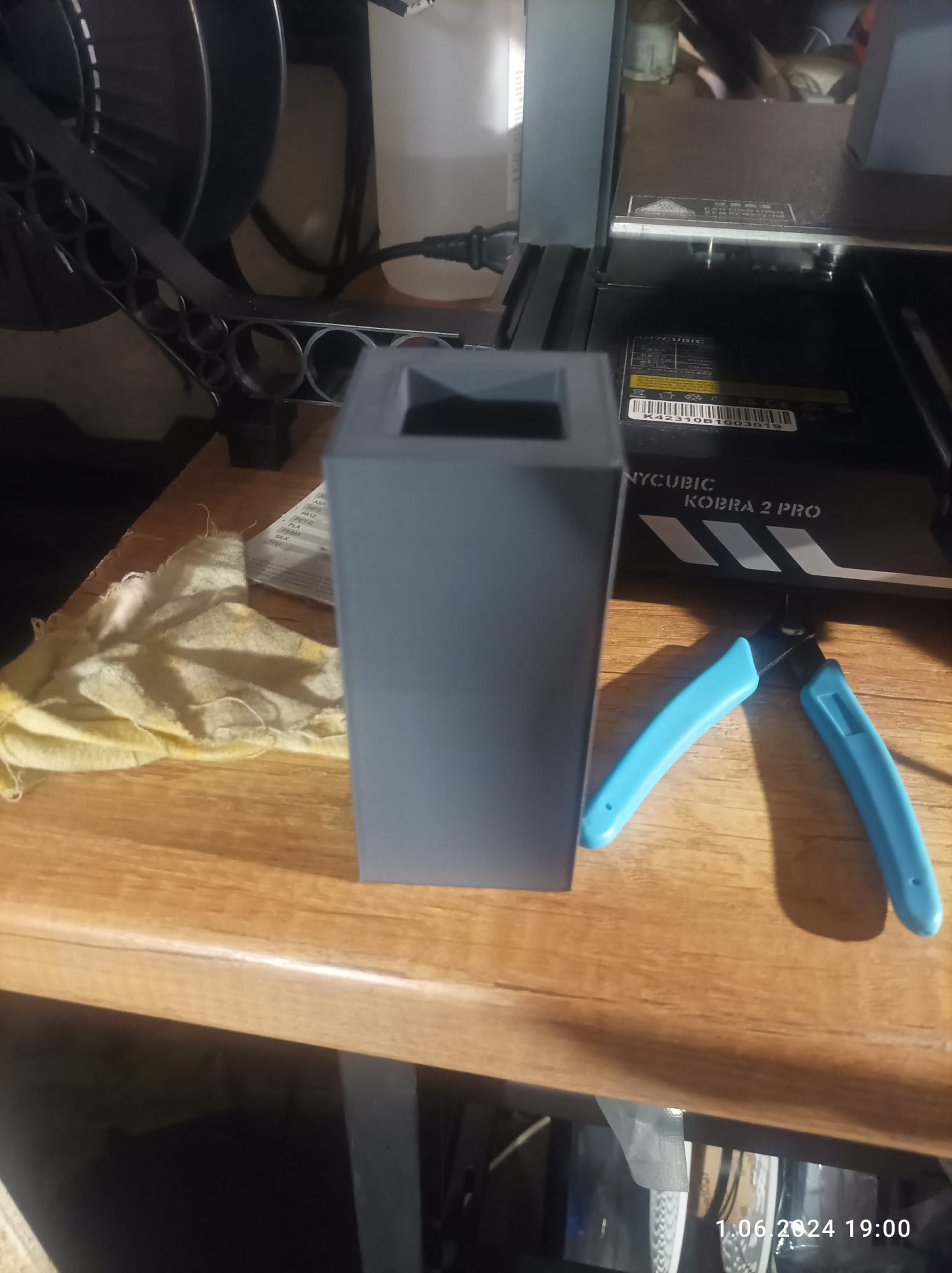 Extension of the table legs by 6 cm higher to the 30x30 profile