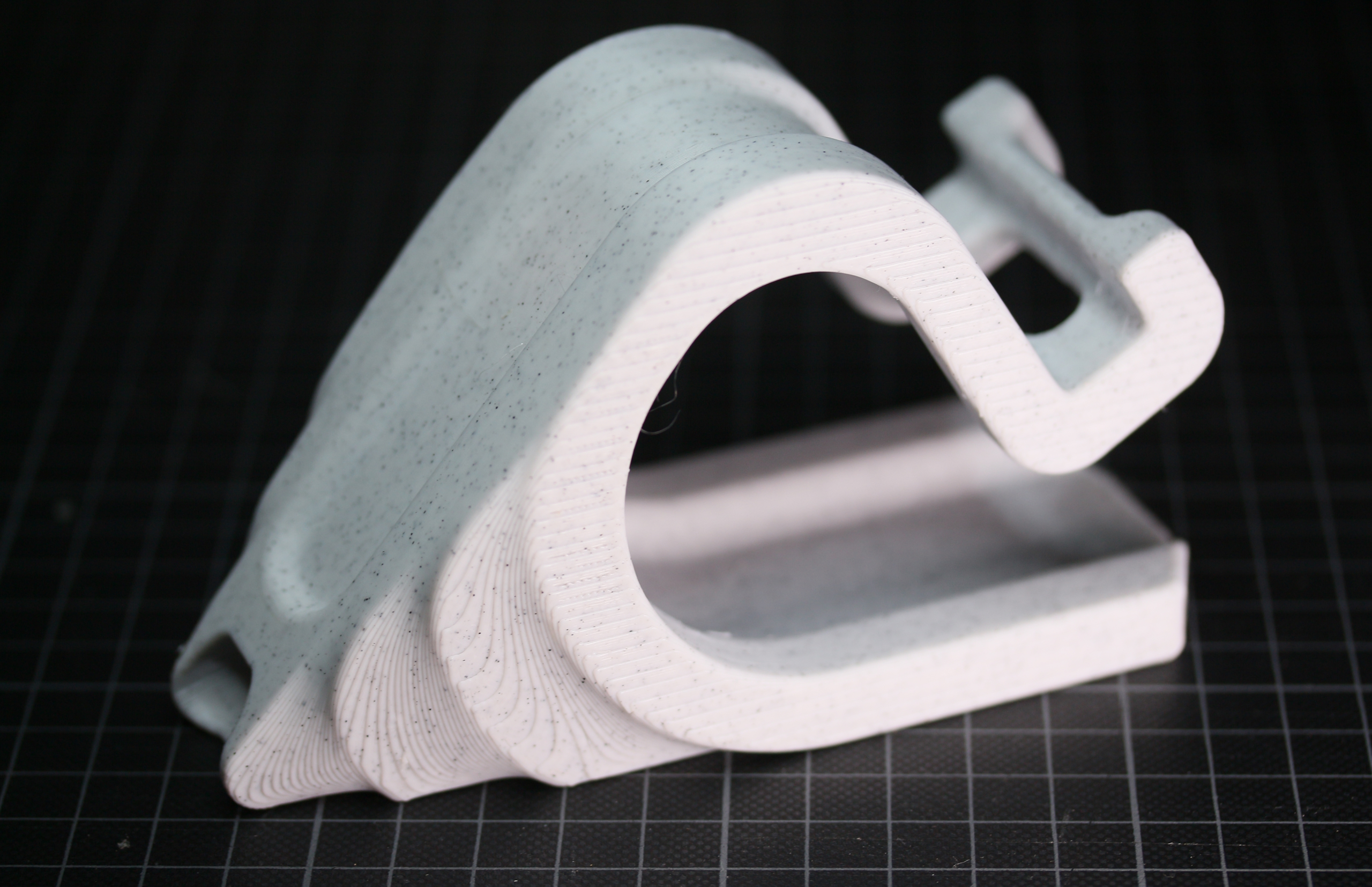 "CrestWave" - Phone and Tablet Stand