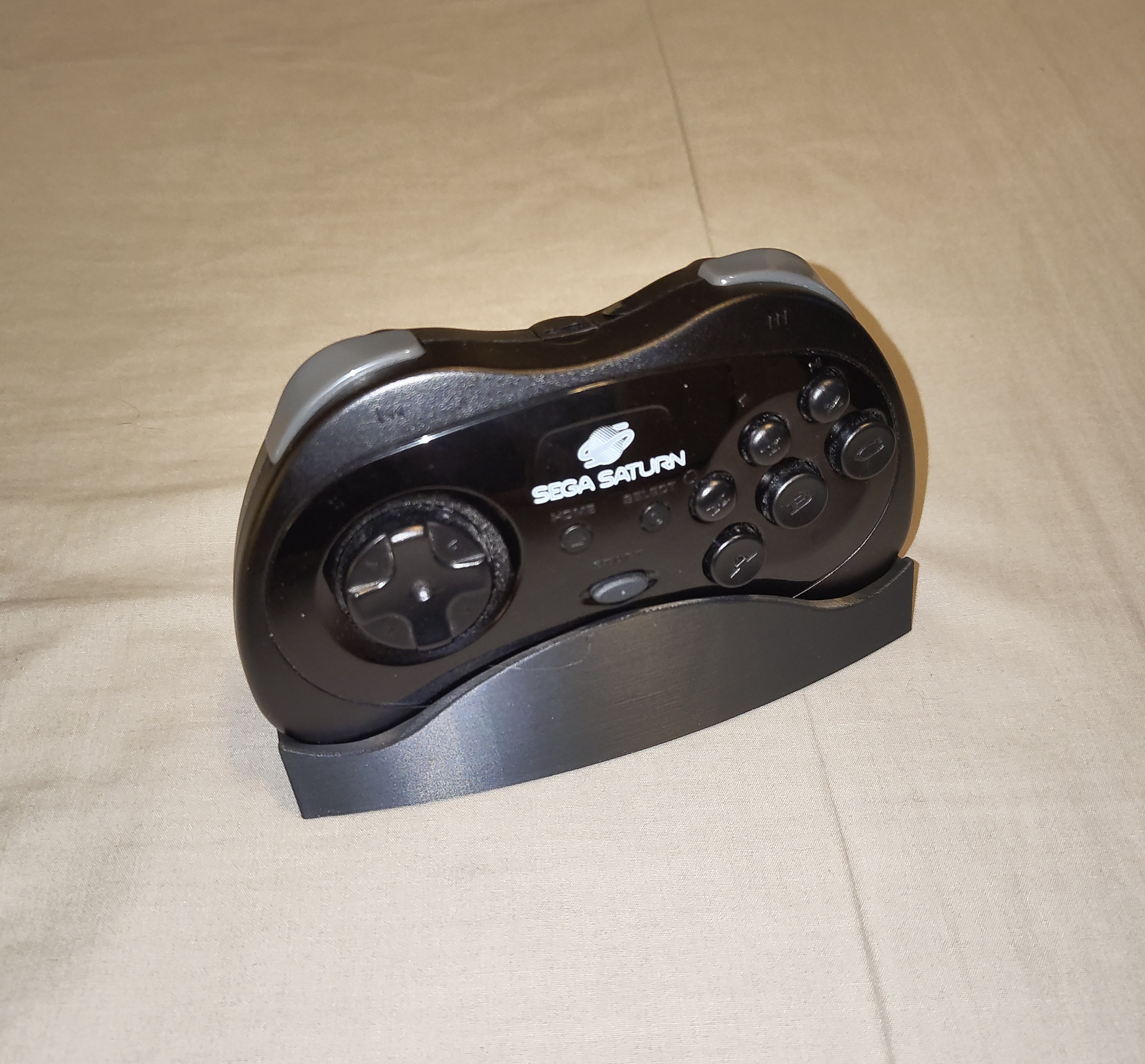 Sega Saturn Retro-Bit Wireless Controller Display Stand - USB Only — thumbnail 2