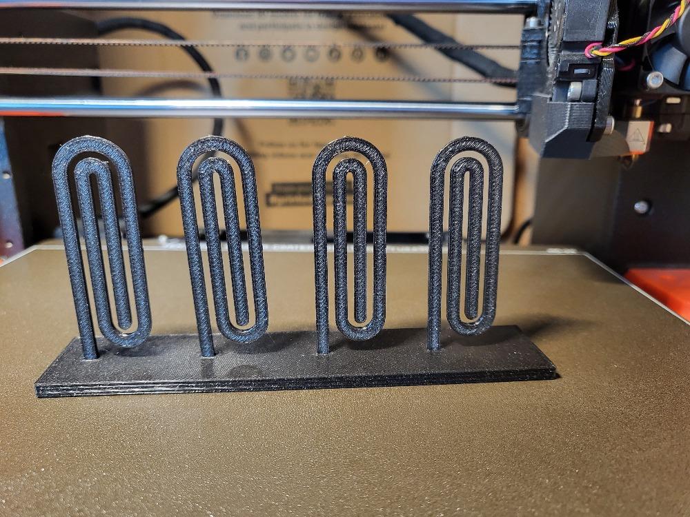 Stojánek / holder paperclip