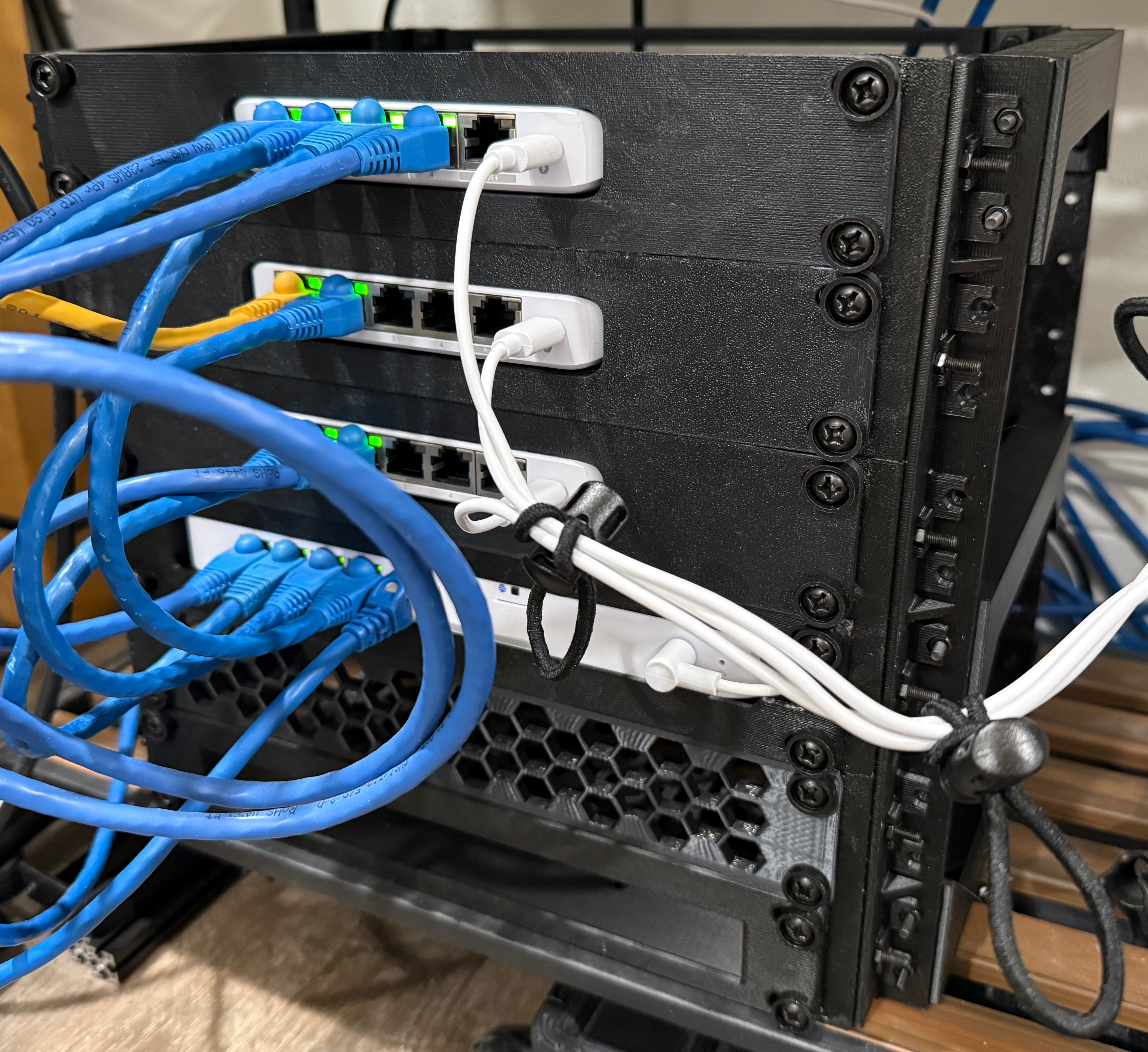 10 inch Equipment Rack r1