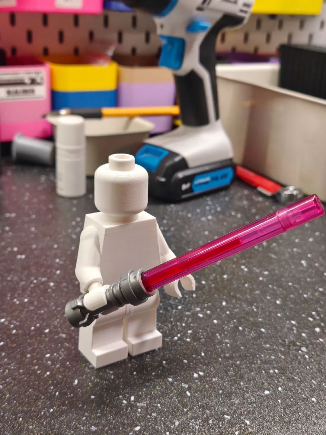 LEGO Minifigure 280% - LEGO Star Wars Lightsaber Gel Pen Holder