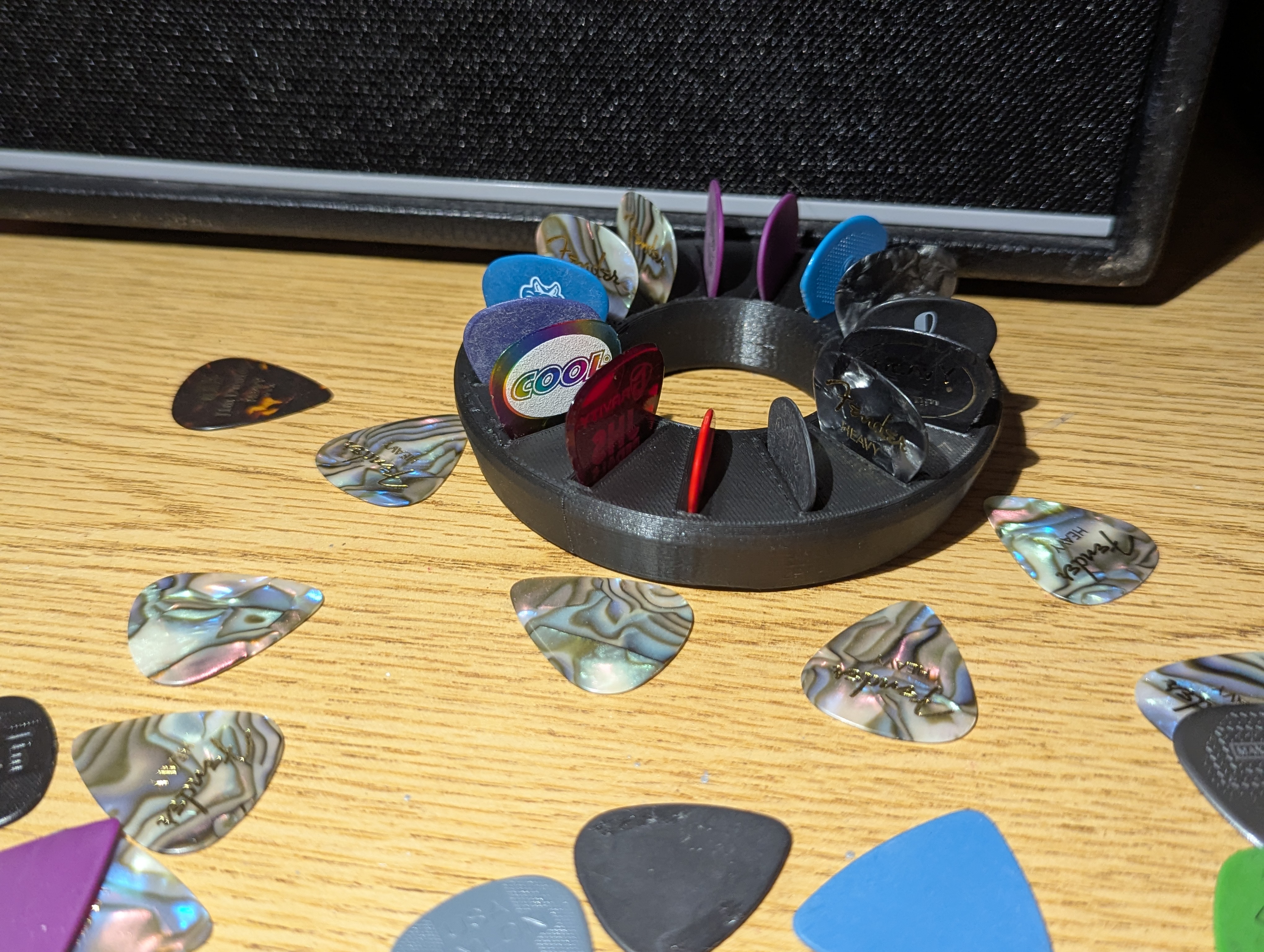 Circular guitar pick holder — miniatura 5