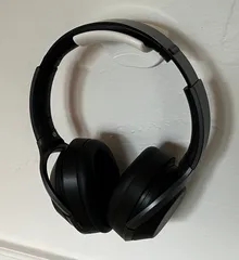 Headset wall mount