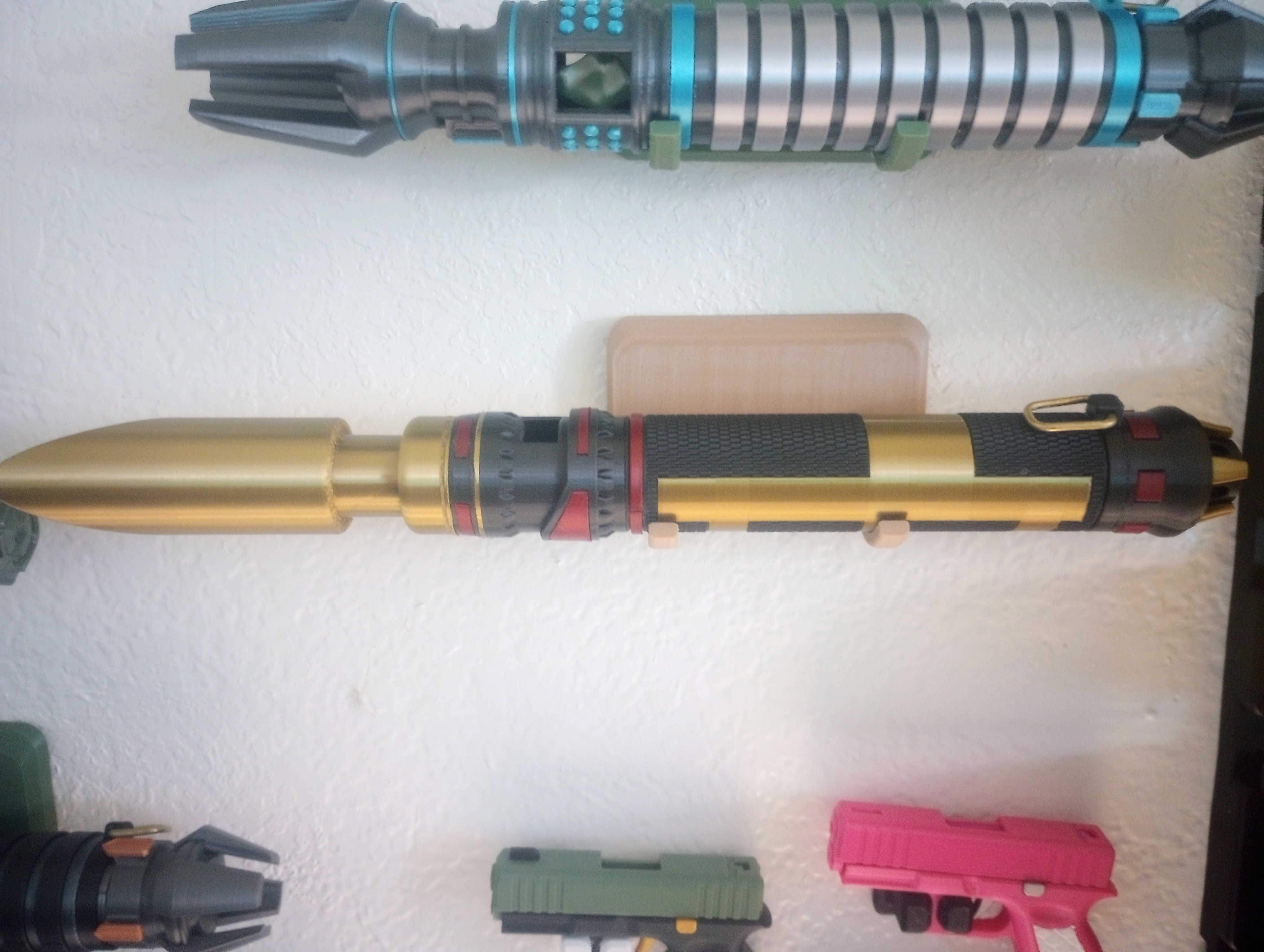 Gatekeeper,  Original lightsaber hilt design