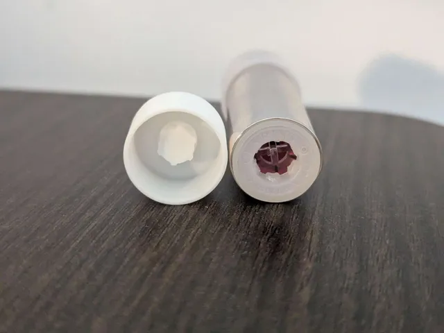 Clarins Rouge à Lèvres - Poignée pour support Rechargeable / Clarins Lipstick - Handle for reachargeable support